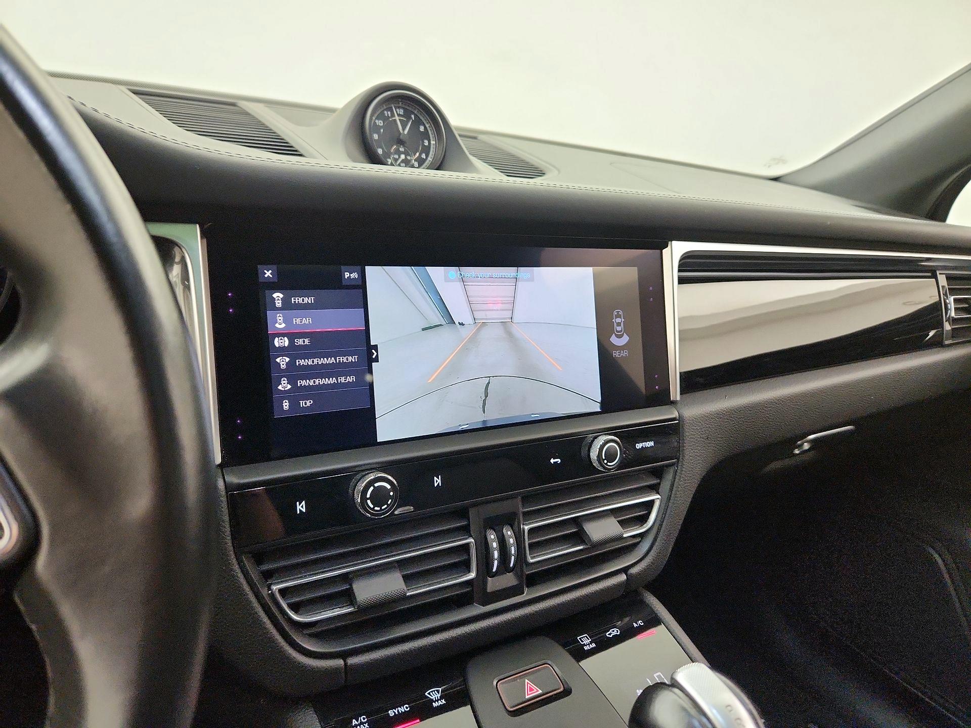 Thumbnail: 2023 Porsche Macan - 15