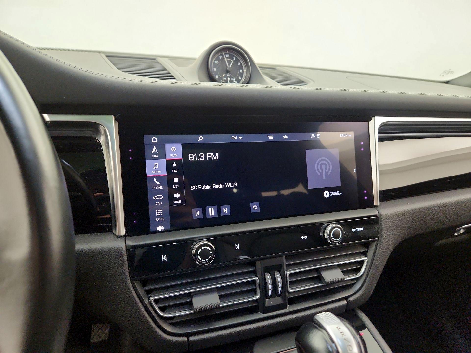 Thumbnail: 2023 Porsche Macan - 16