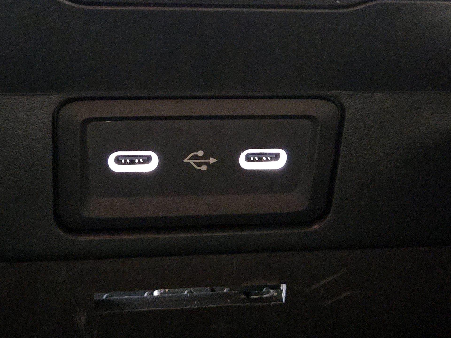 Thumbnail: 2023 Mercedes-Benz C-Class - 19