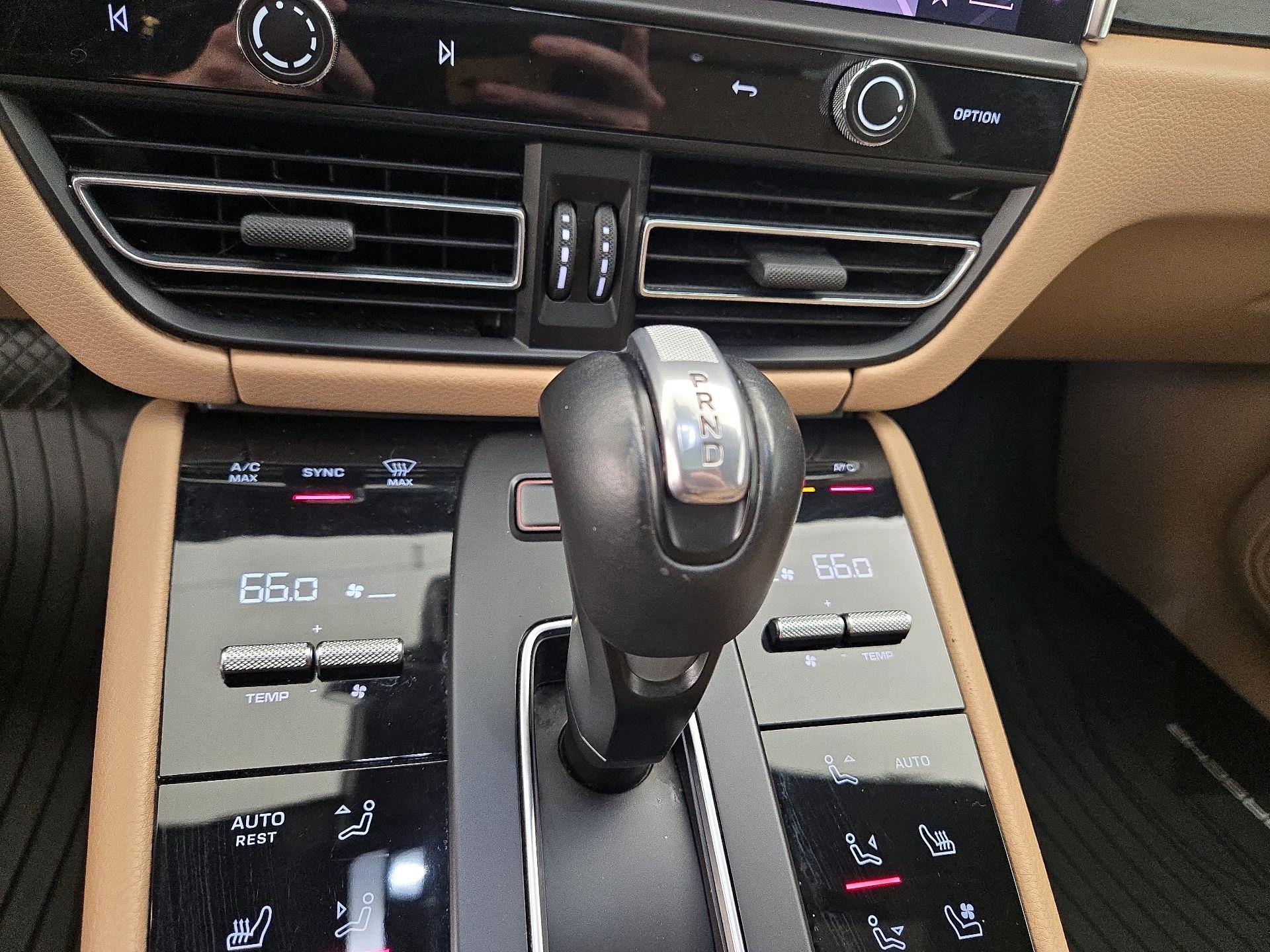 Thumbnail: 2023 Porsche Macan - 17