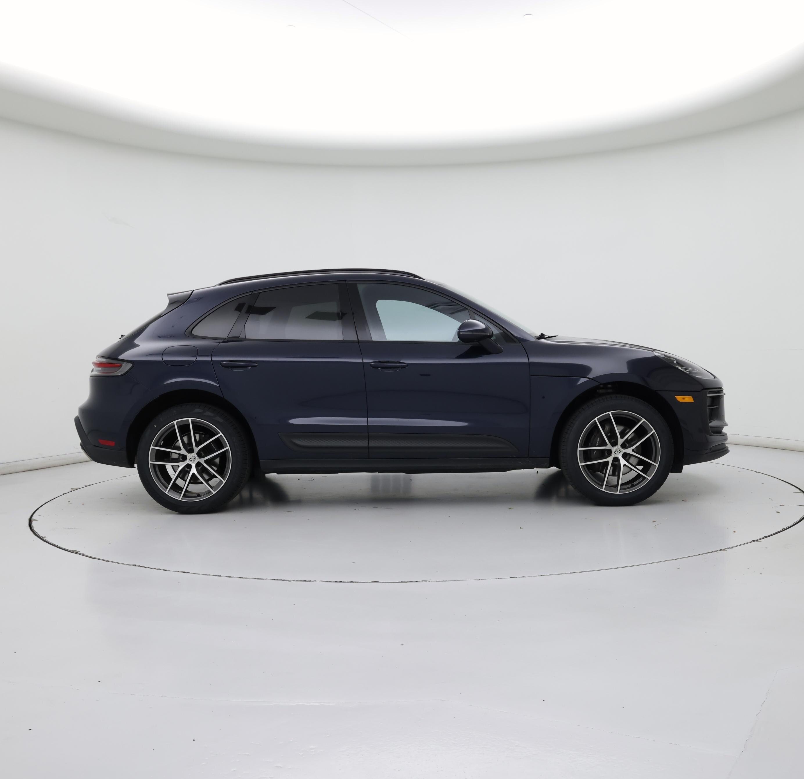 Thumbnail: 2023 Porsche Macan - 7