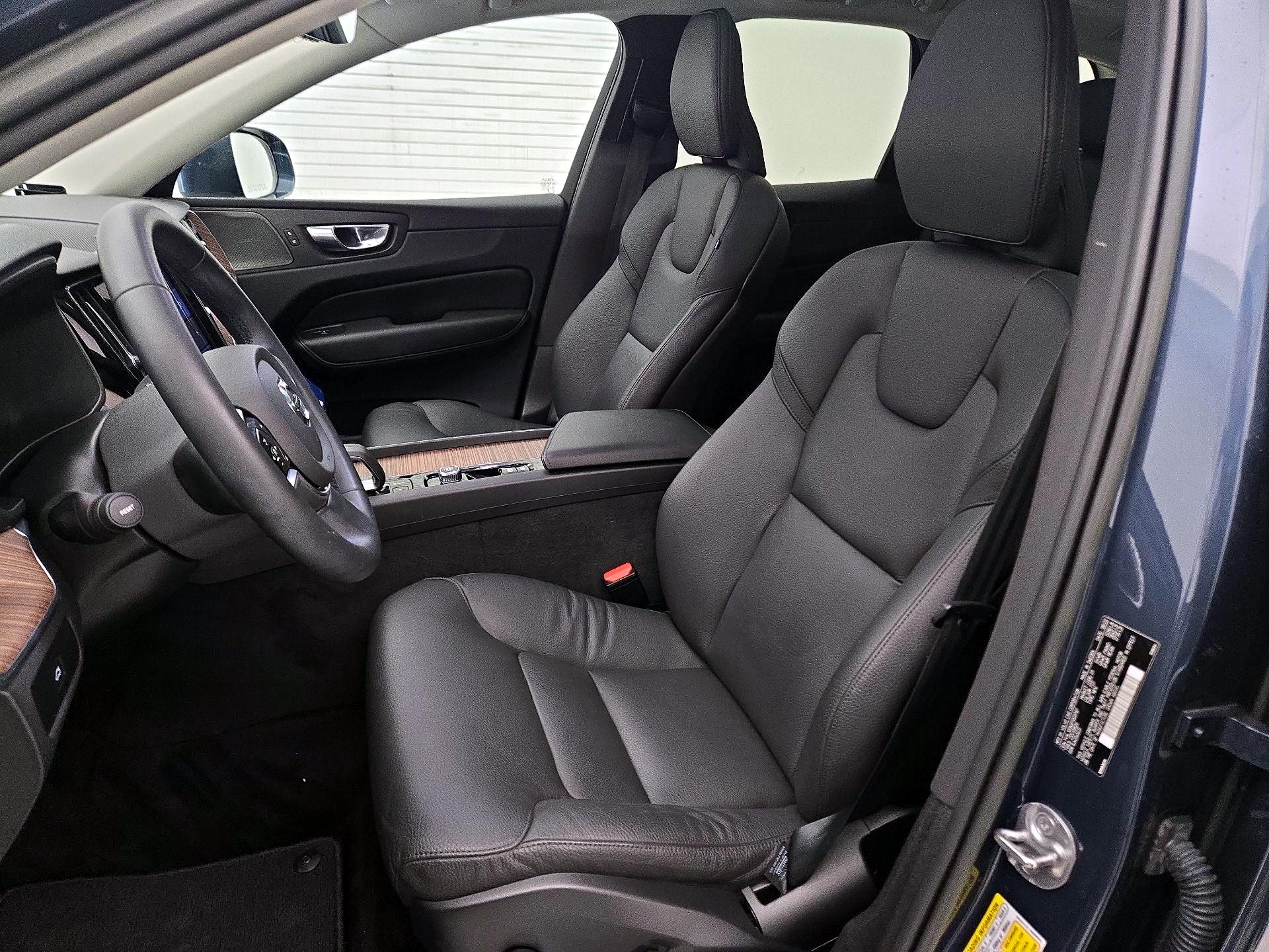 Thumbnail: 2023 Volvo XC60 - 11