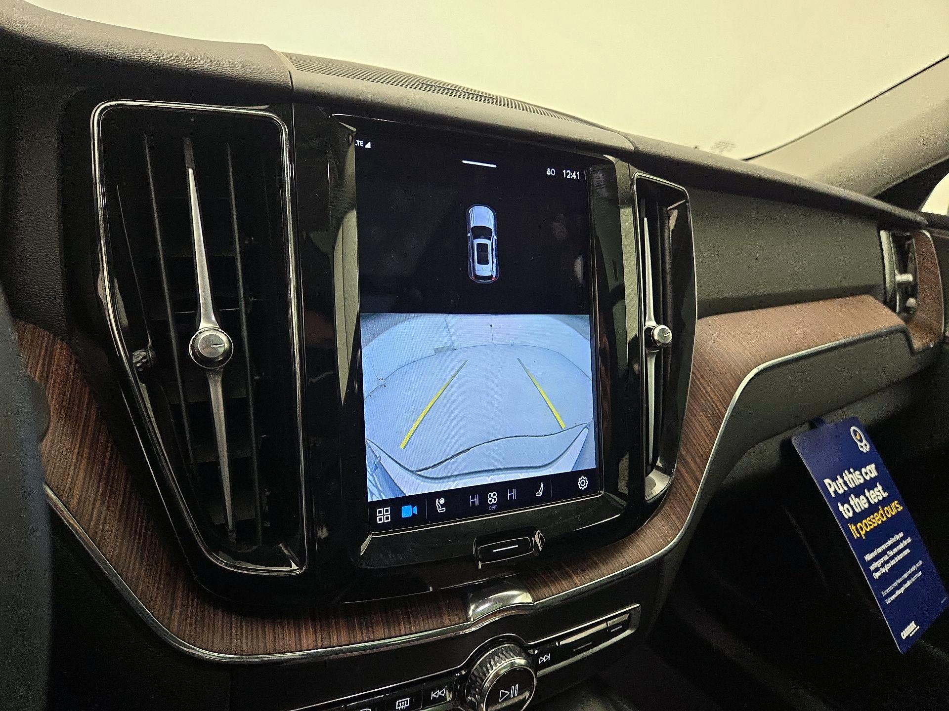 Thumbnail: 2023 Volvo XC60 - 14