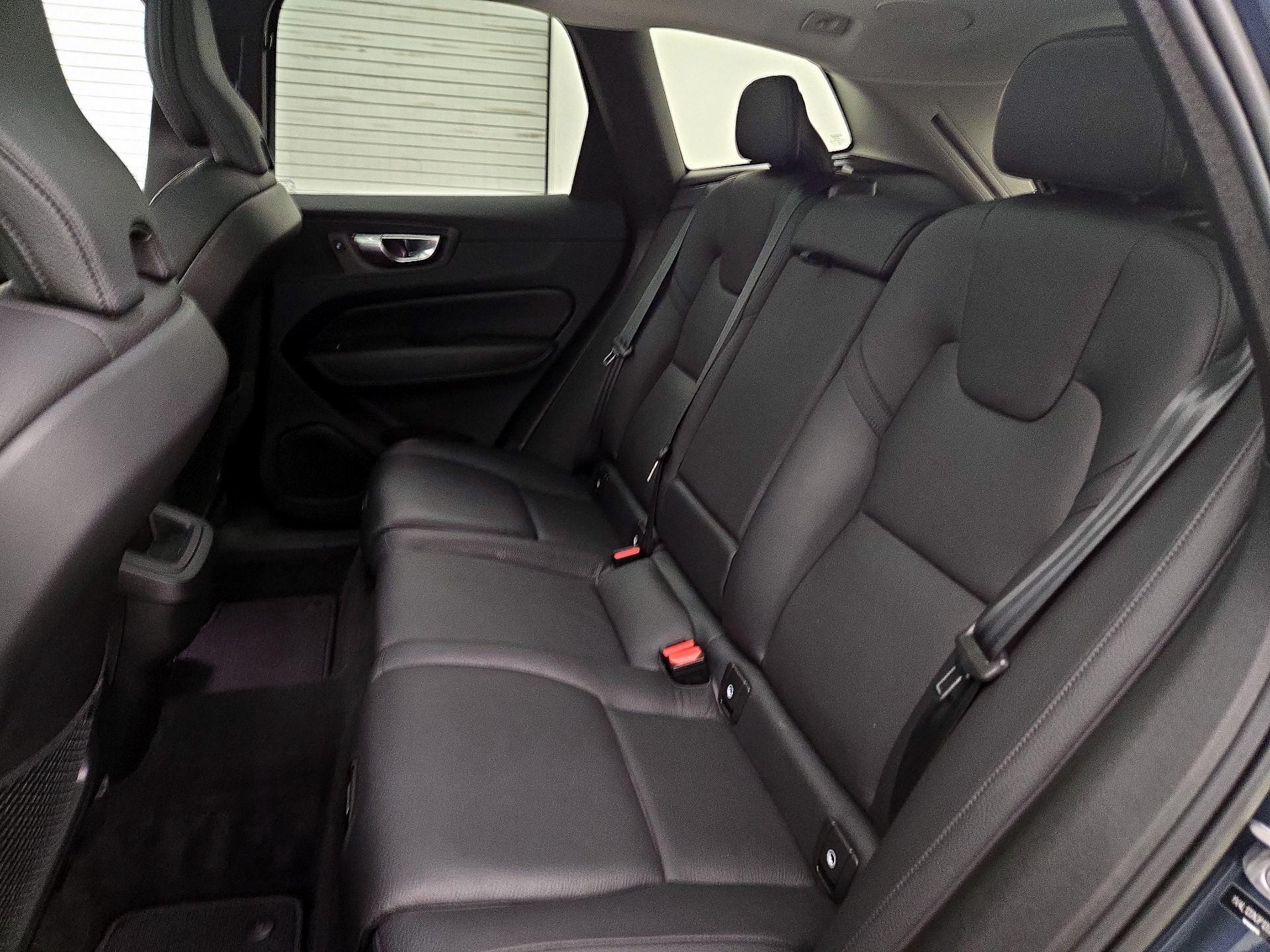 Thumbnail: 2023 Volvo XC60 - 19