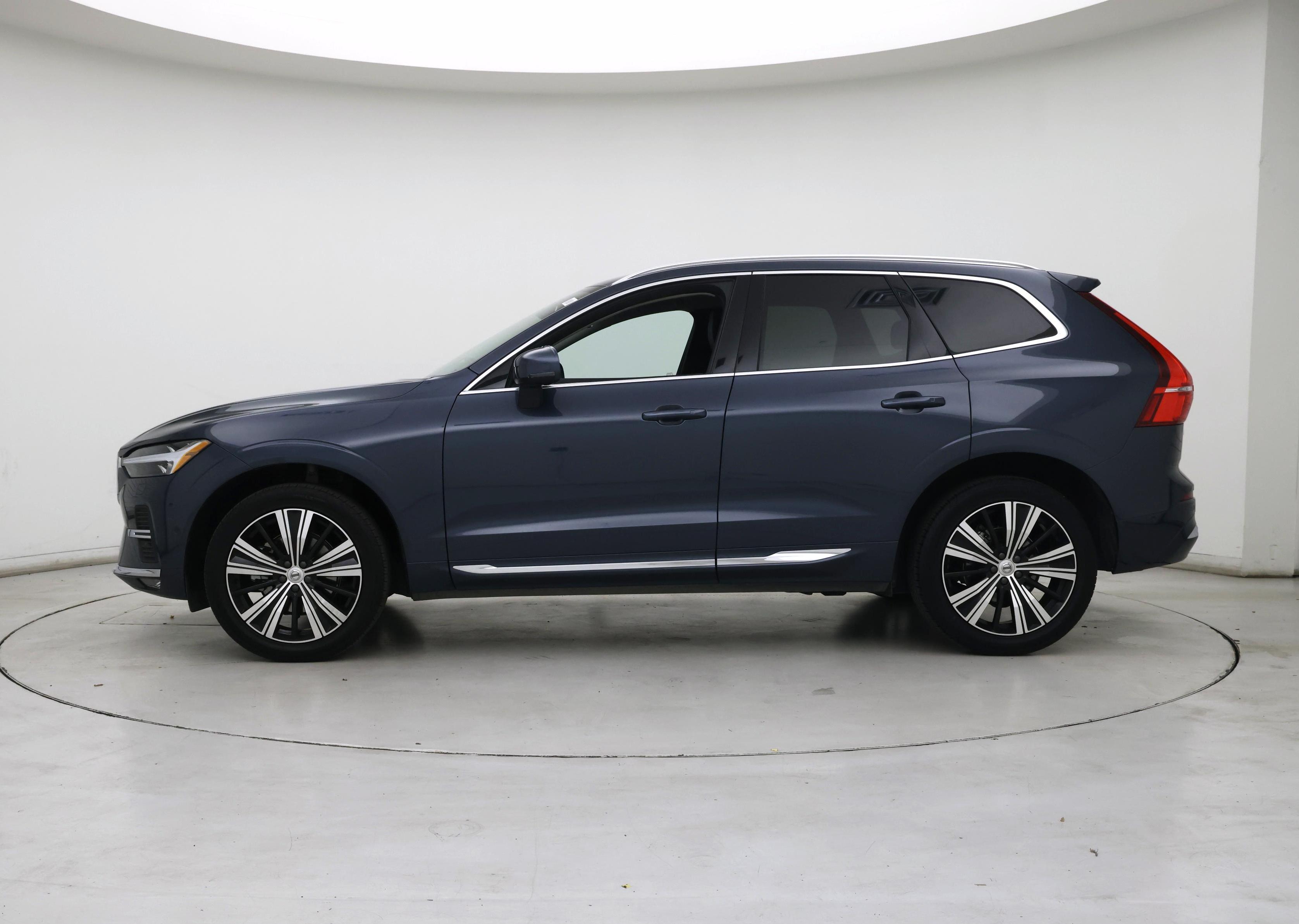 Thumbnail: 2023 Volvo XC60 - 3