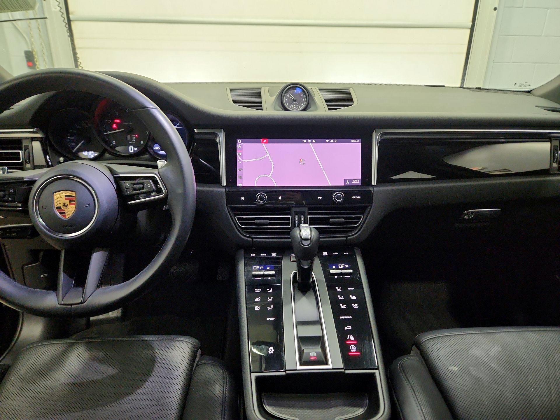 Thumbnail: 2022 Porsche Macan - 9