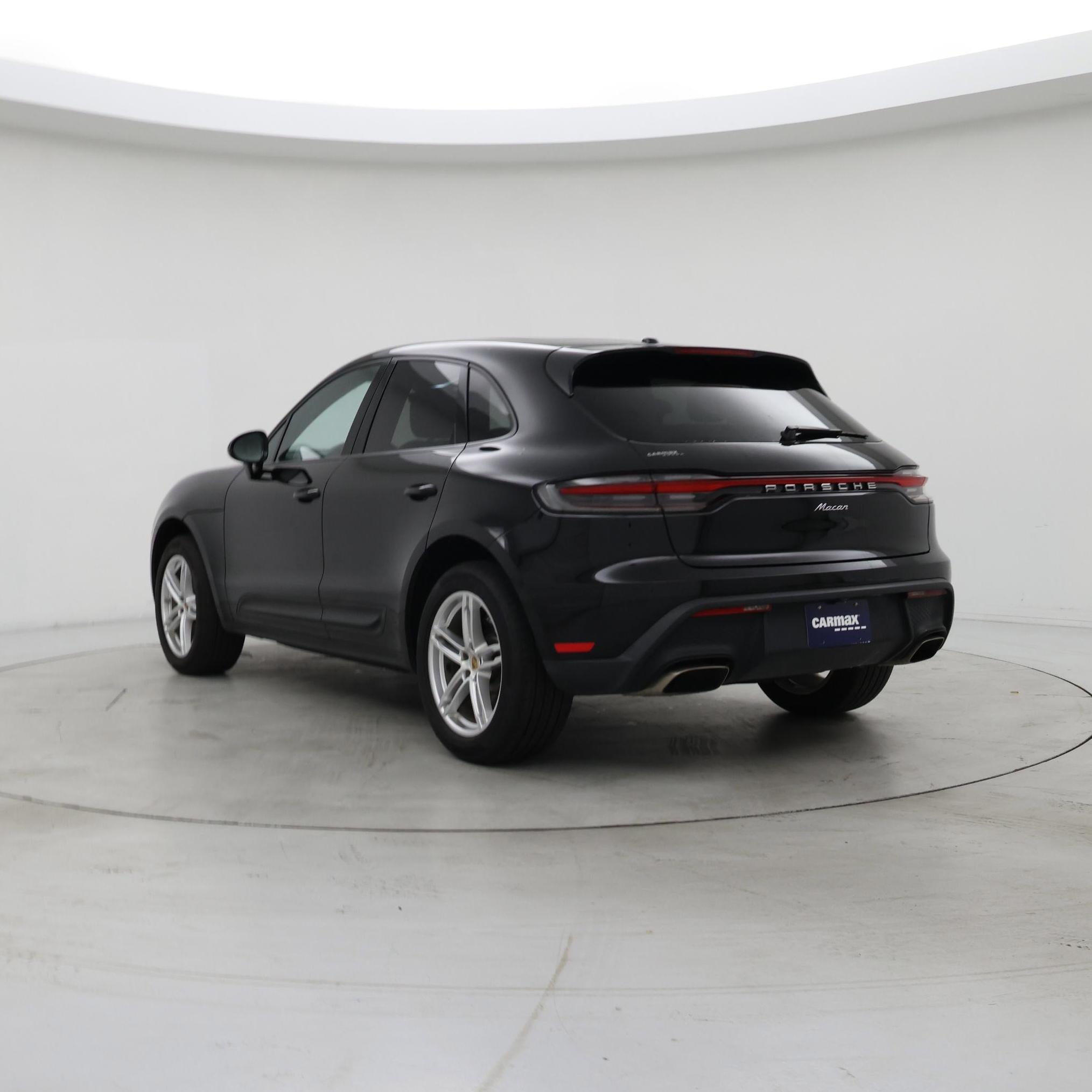 Thumbnail: 2022 Porsche Macan - 2