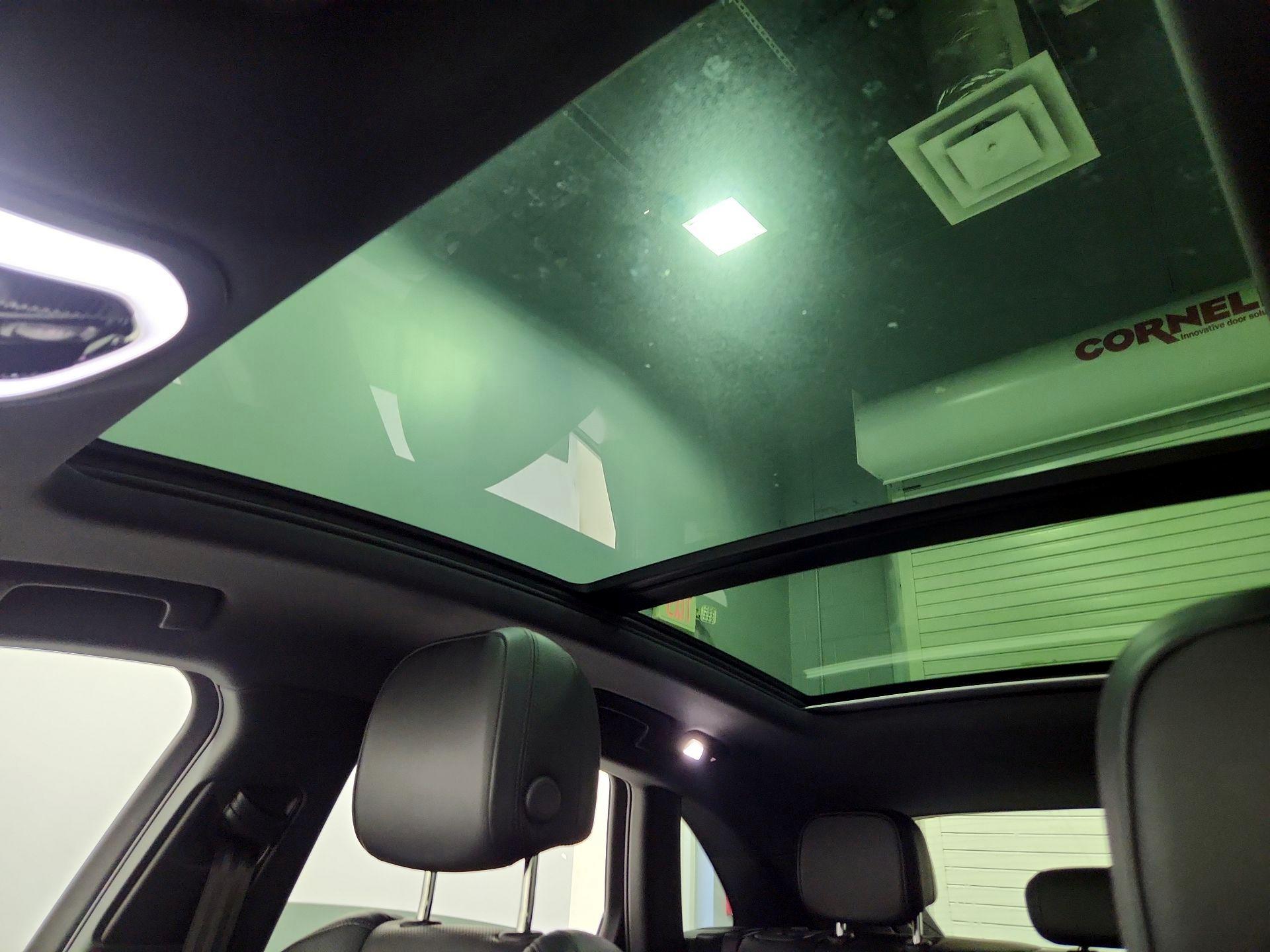 Thumbnail: 2022 Porsche Macan - 20