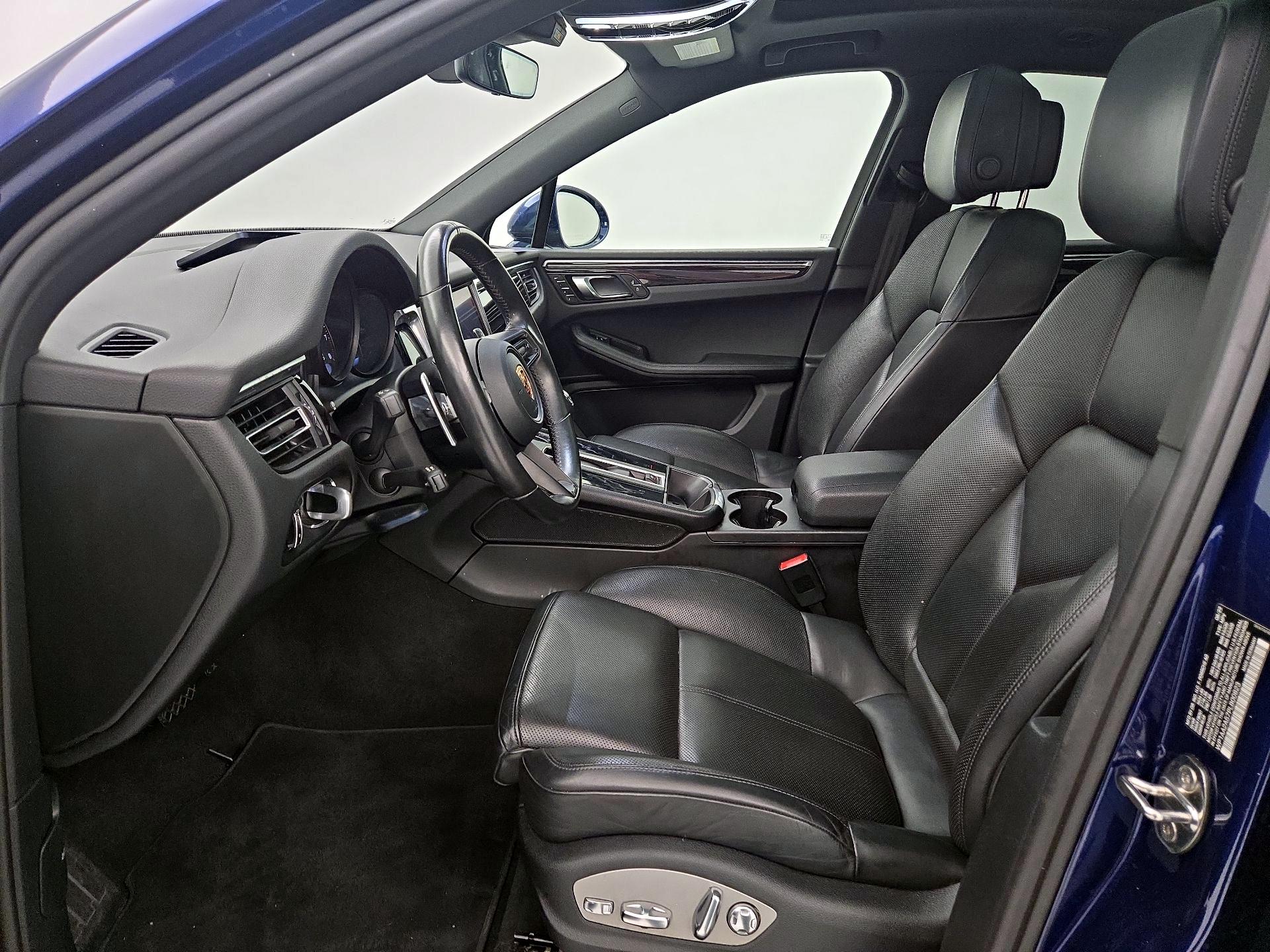 Thumbnail: 2023 Porsche Macan - 11