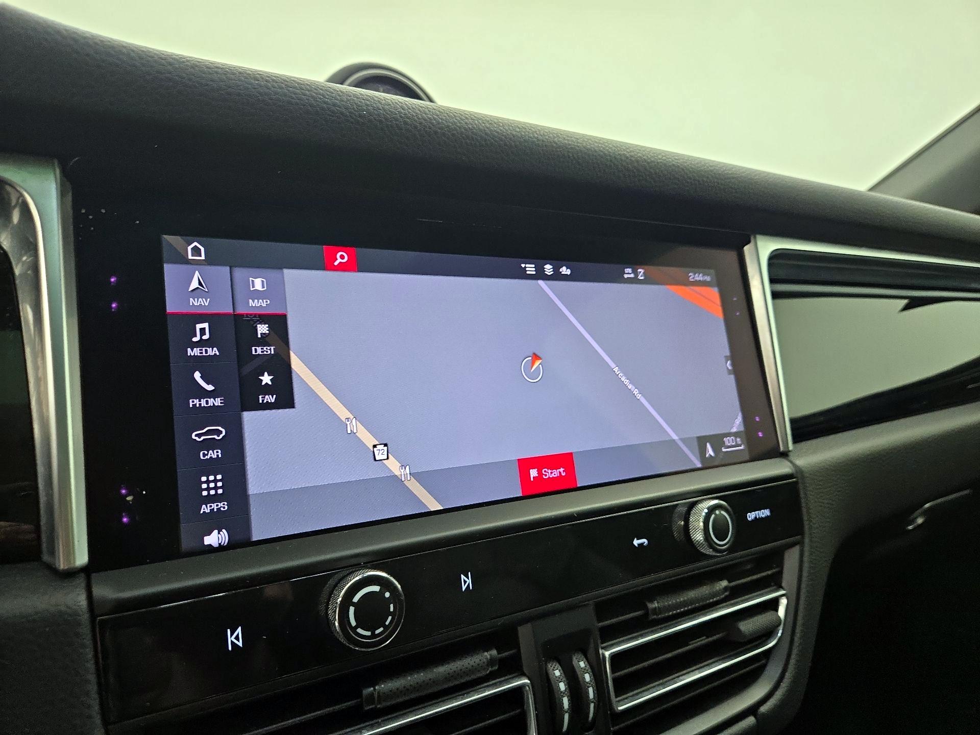 Thumbnail: 2023 Porsche Macan - 14