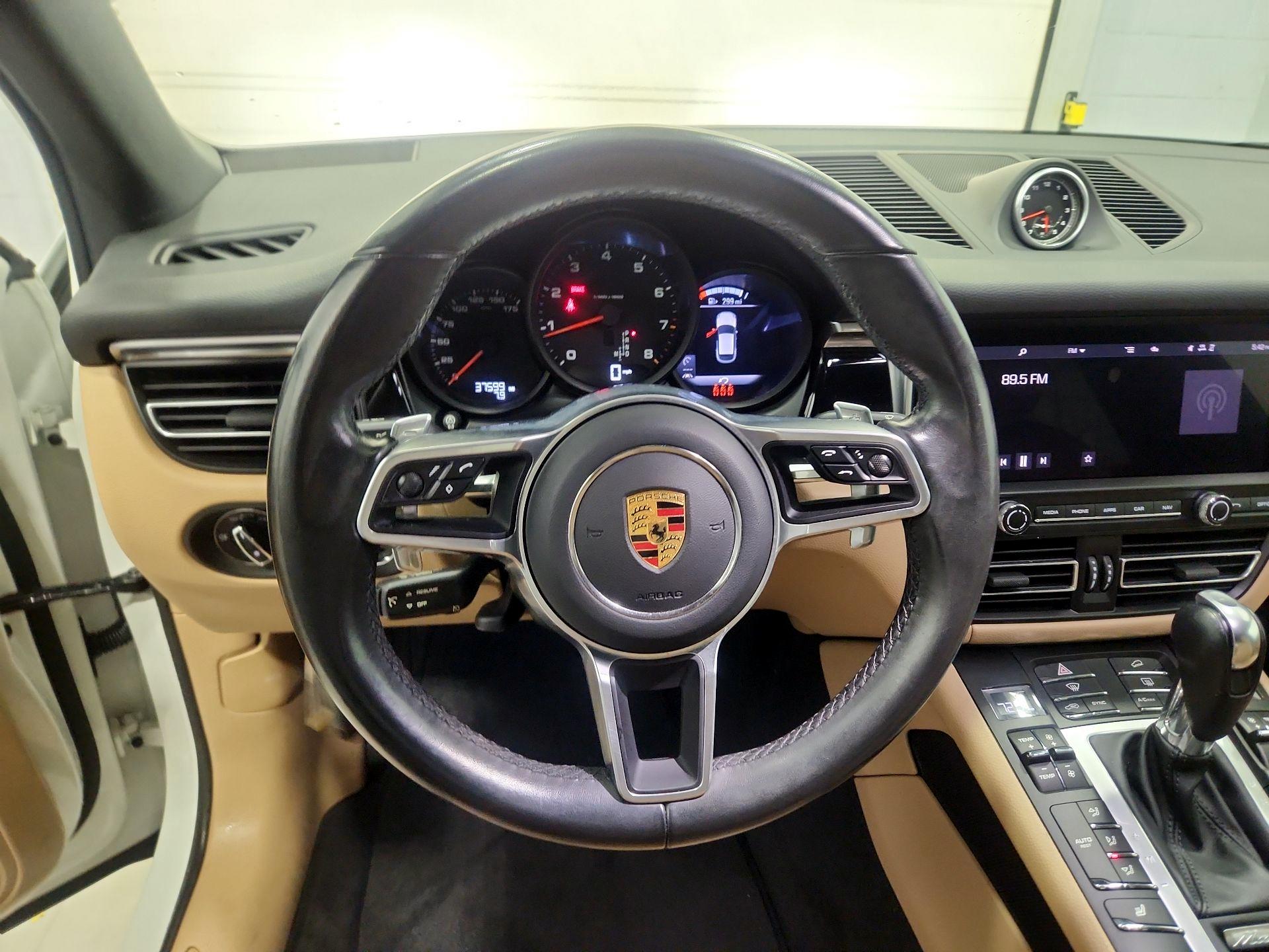 Thumbnail: 2021 Porsche Macan - 10