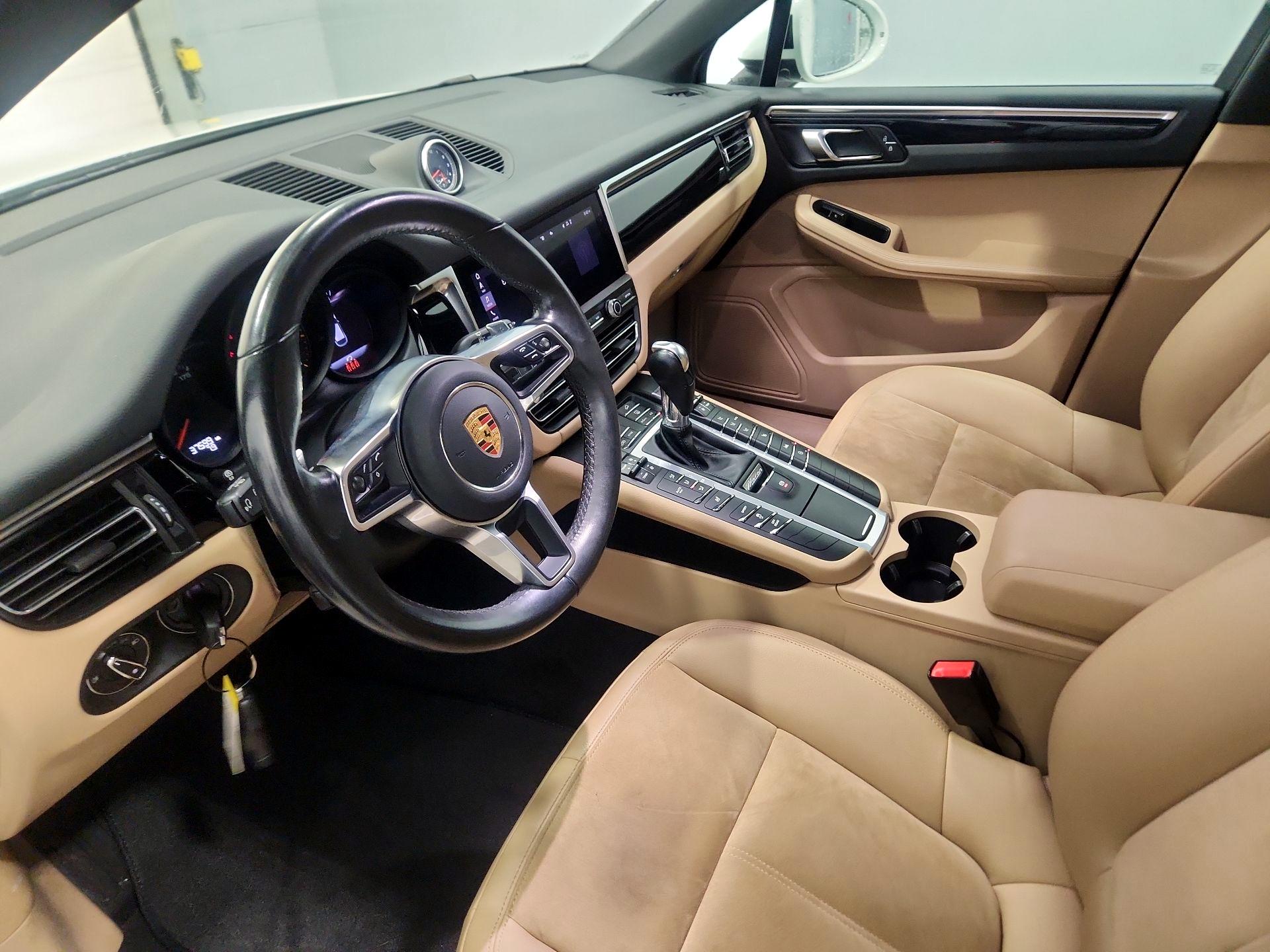 Thumbnail: 2021 Porsche Macan - 11