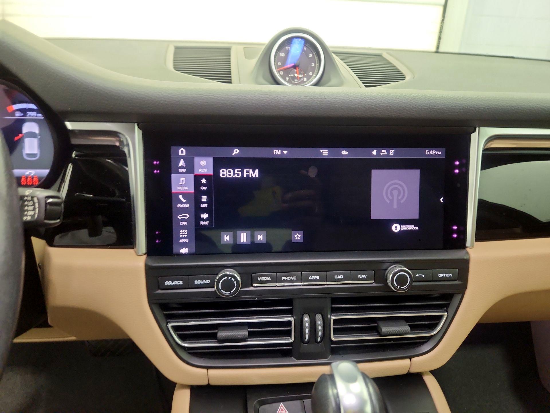 Thumbnail: 2021 Porsche Macan - 15