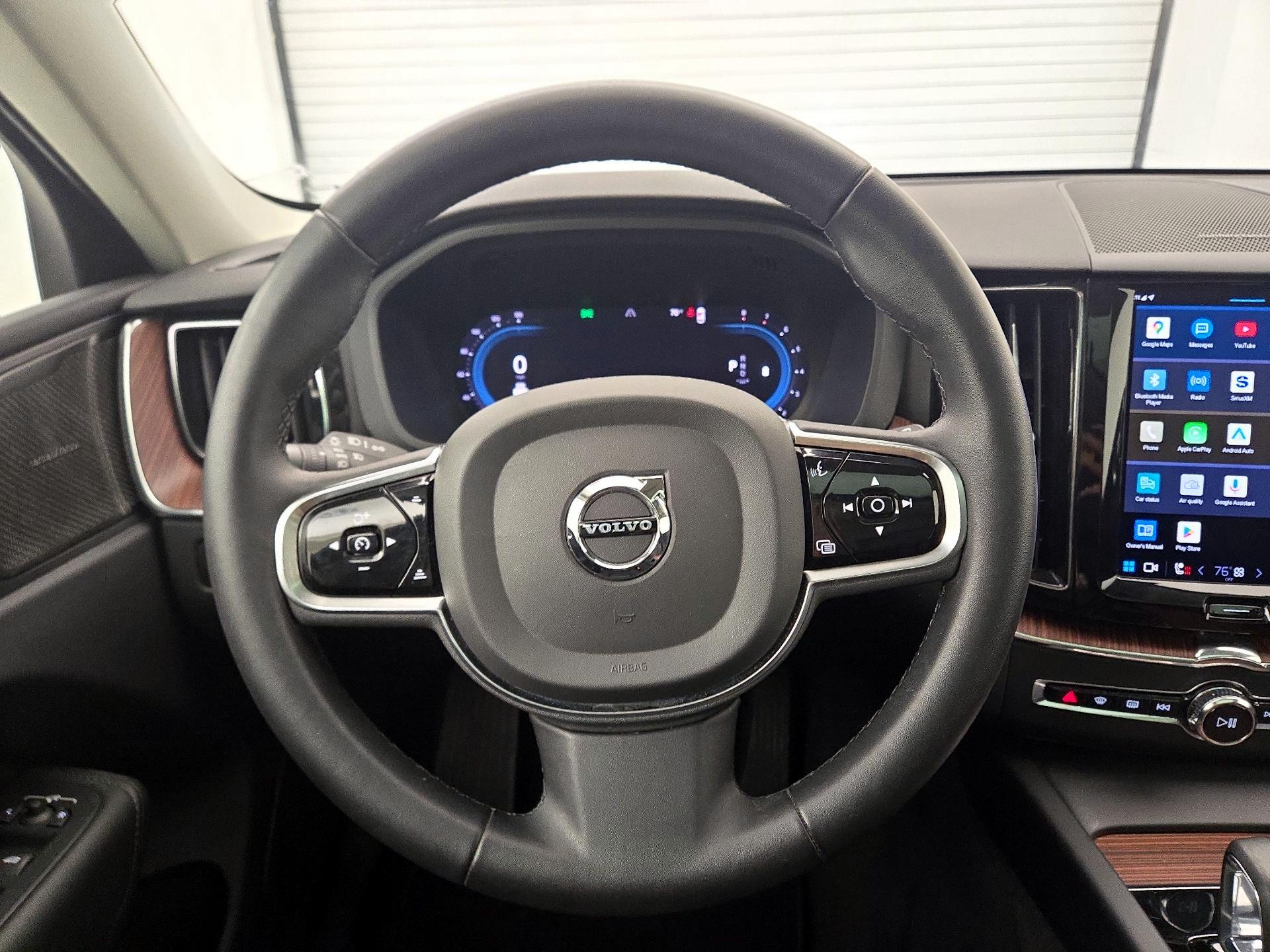 Thumbnail: 2023 Volvo XC60 - 10