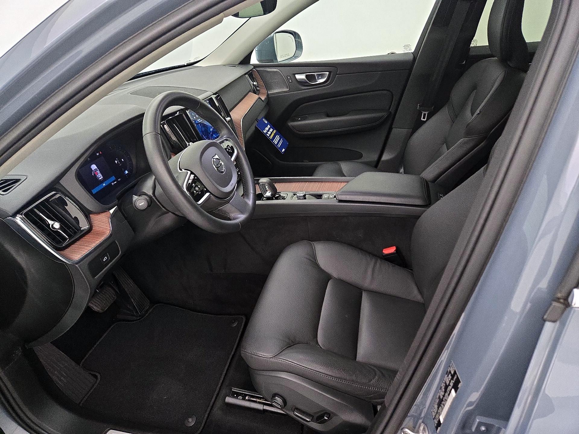 Thumbnail: 2023 Volvo XC60 - 11