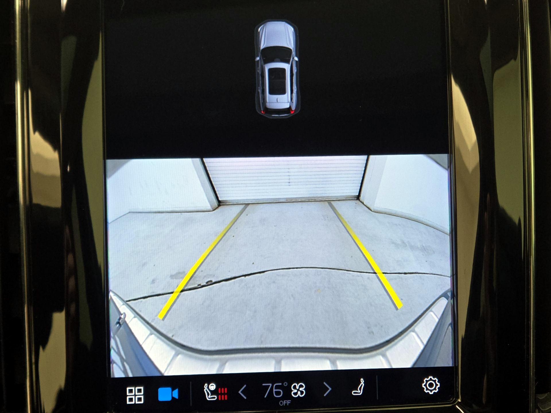 Thumbnail: 2023 Volvo XC60 - 14