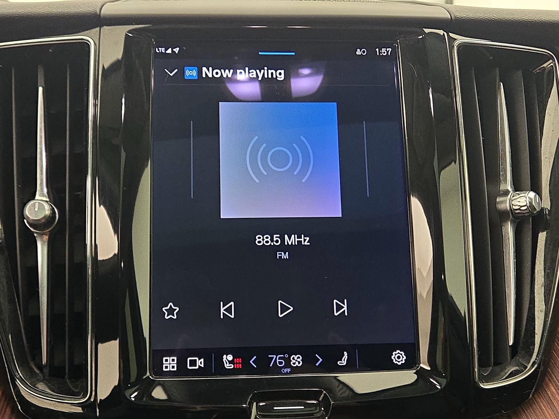 Thumbnail: 2023 Volvo XC60 - 15