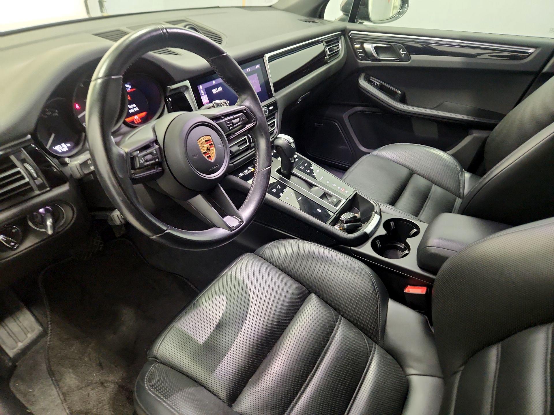 Thumbnail: 2023 Porsche Macan - 11