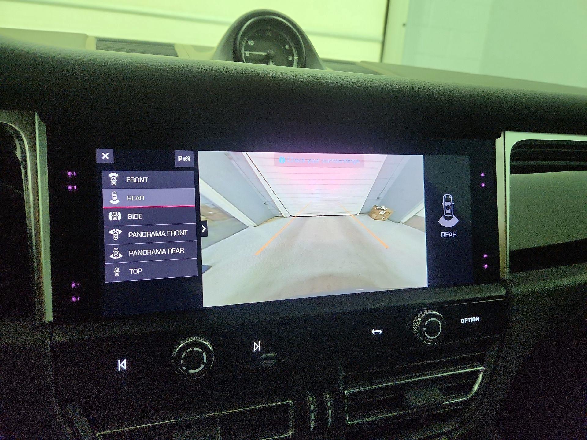 Thumbnail: 2023 Porsche Macan - 14