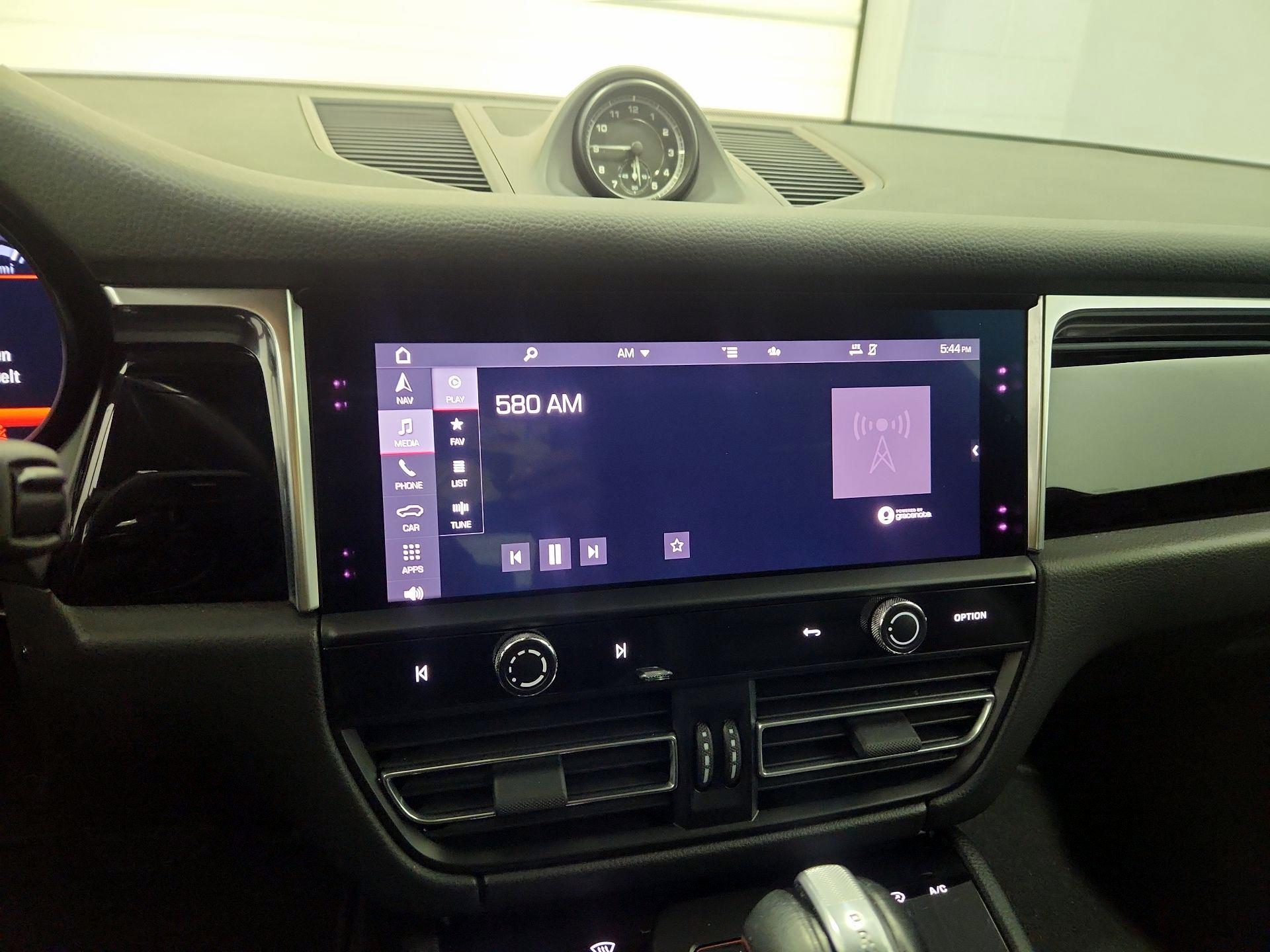 Thumbnail: 2023 Porsche Macan - 15