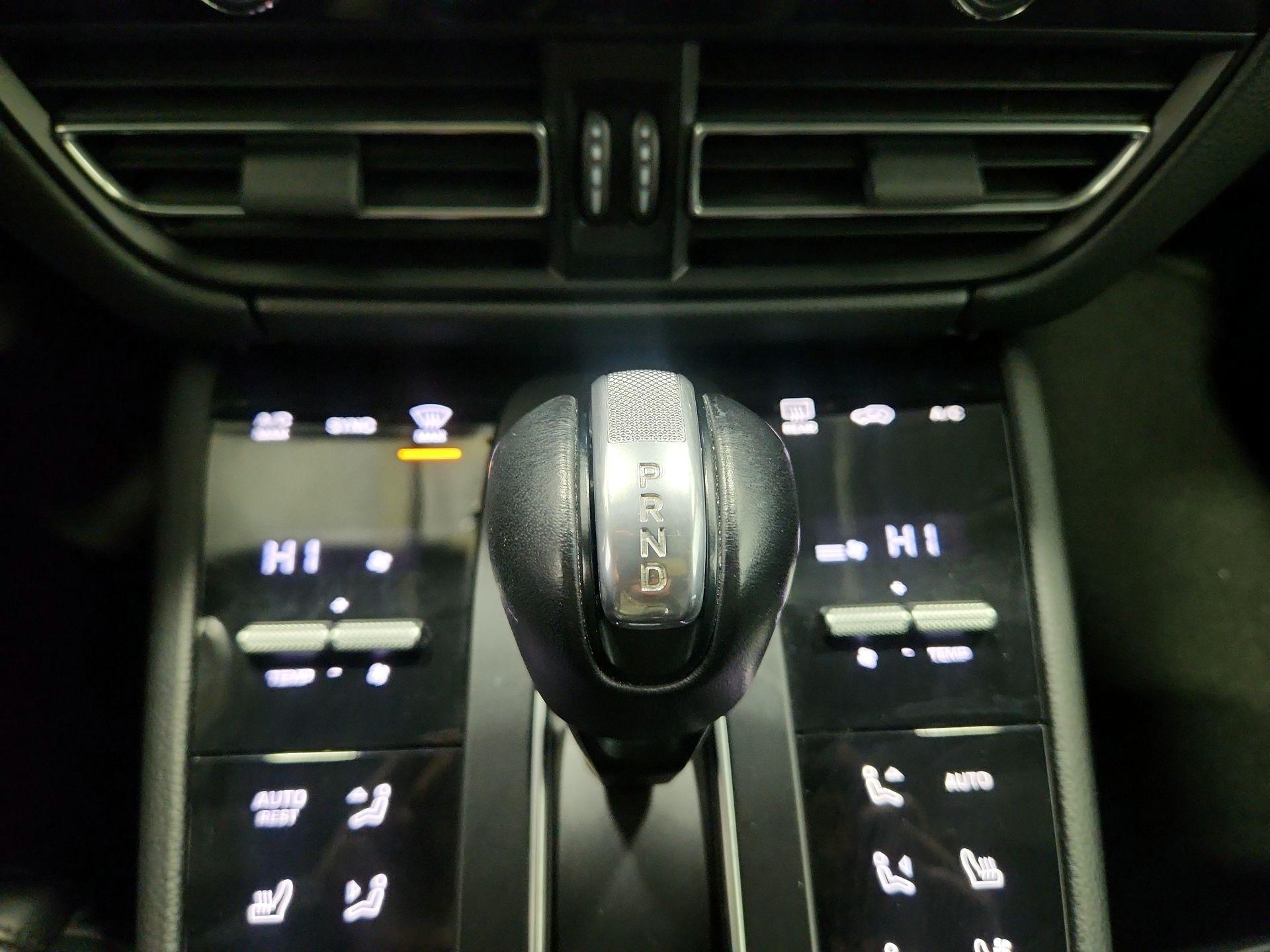 Thumbnail: 2023 Porsche Macan - 17