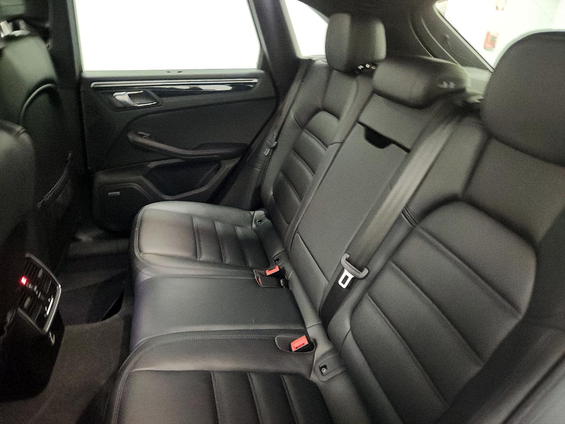 Thumbnail: 2023 Porsche Macan - 18