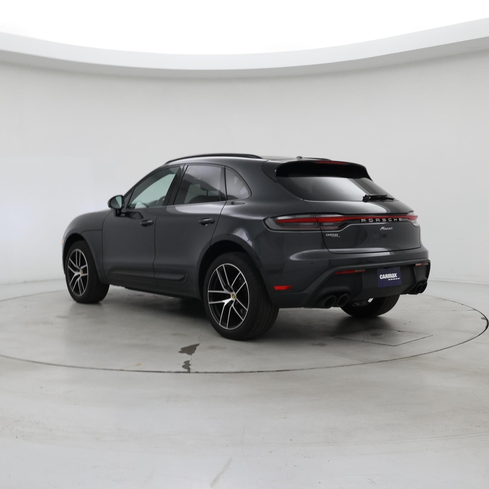Thumbnail: 2023 Porsche Macan - 2