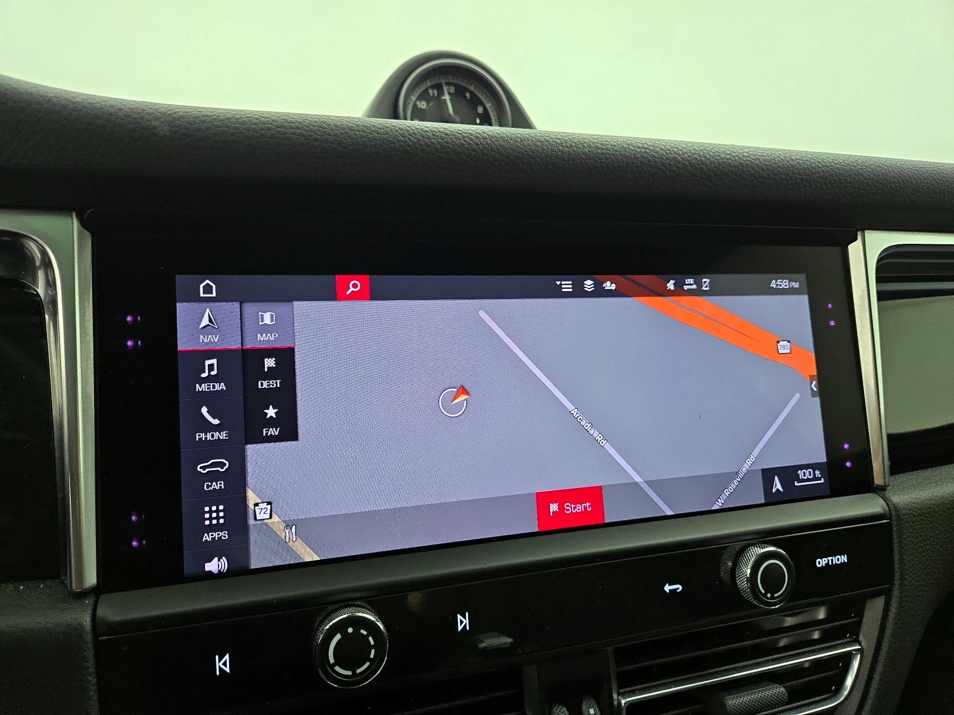 Thumbnail: 2023 Porsche Macan - 14