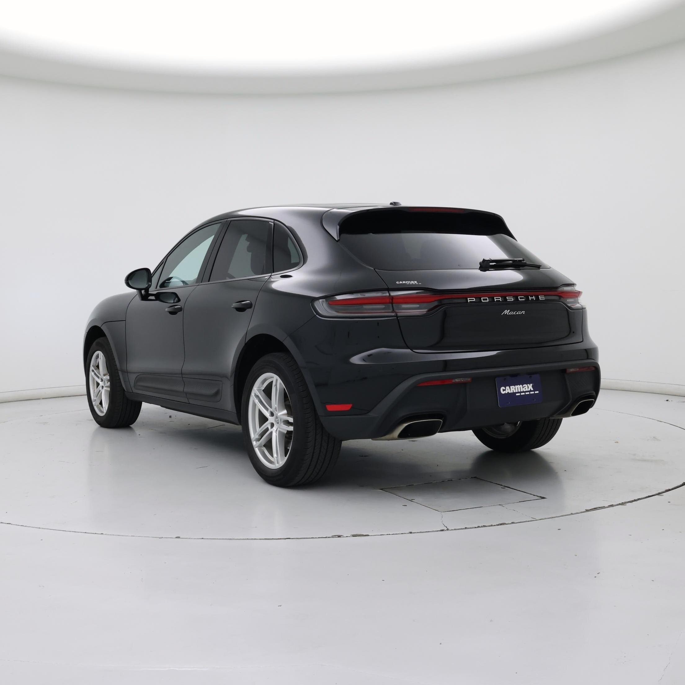 Thumbnail: 2023 Porsche Macan - 2