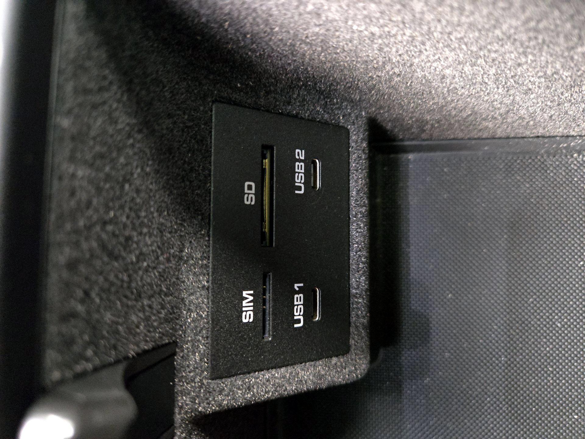 Thumbnail: 2023 Porsche Macan - 19