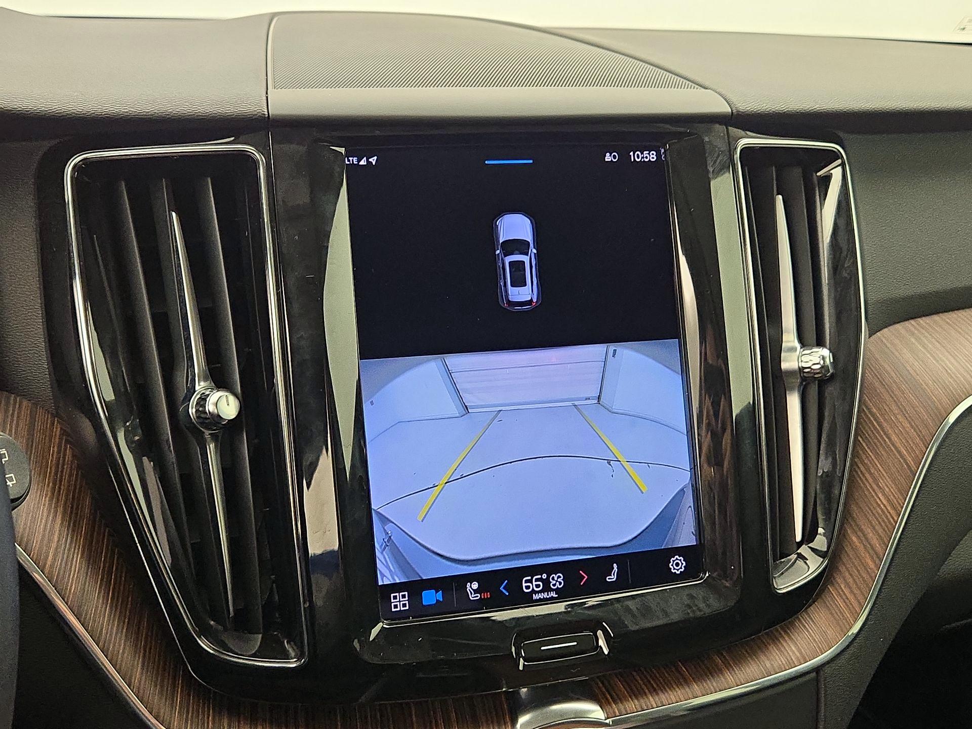 Thumbnail: 2023 Volvo XC60 - 15