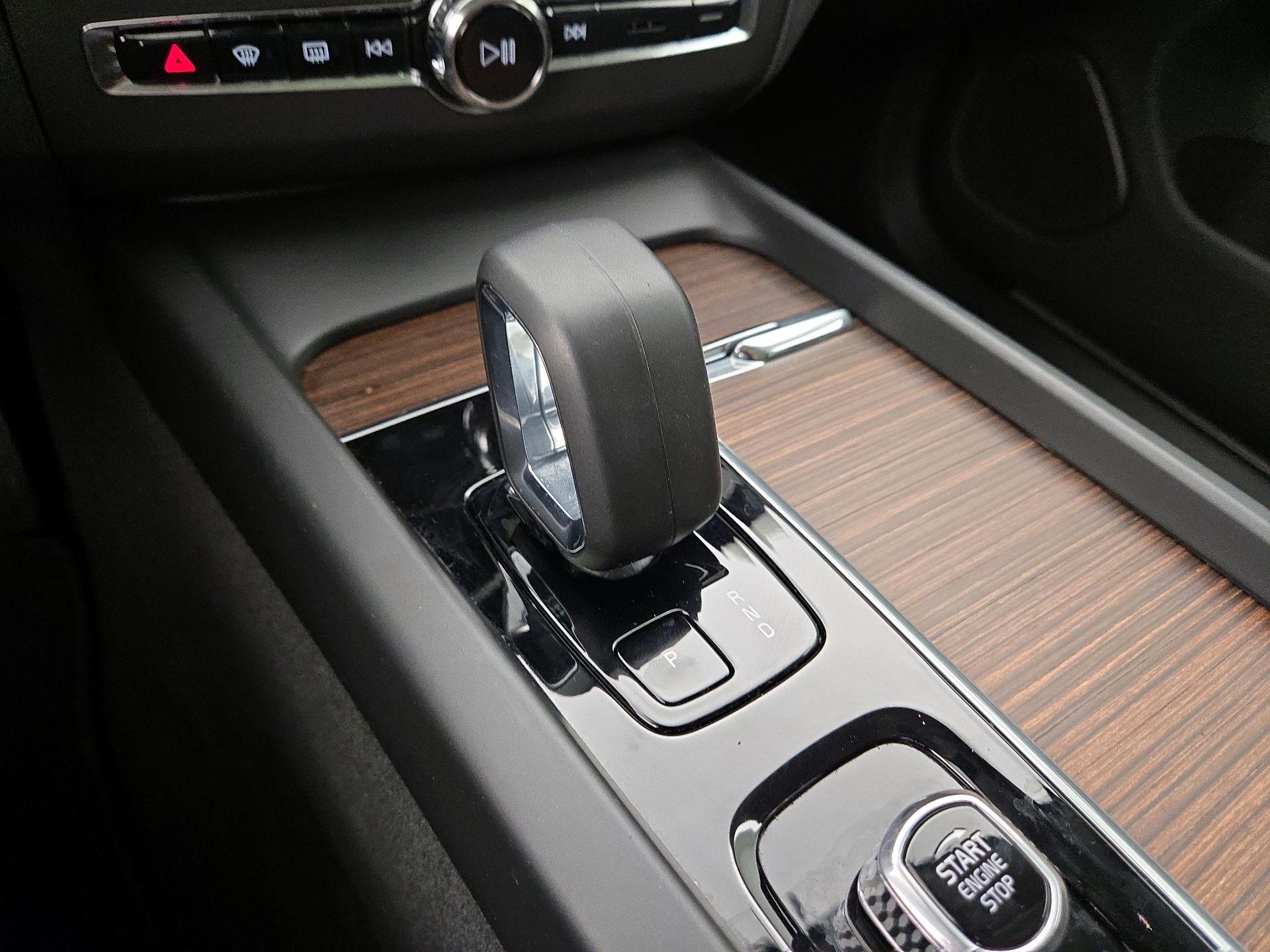 Thumbnail: 2023 Volvo XC60 - 18