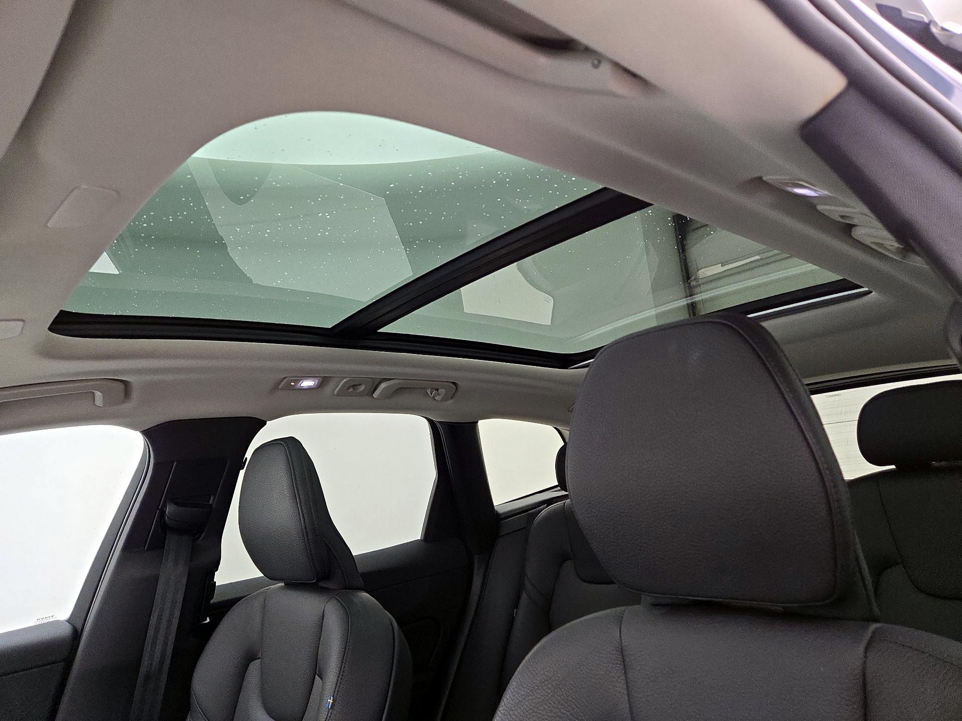 Thumbnail: 2023 Volvo XC60 - 20