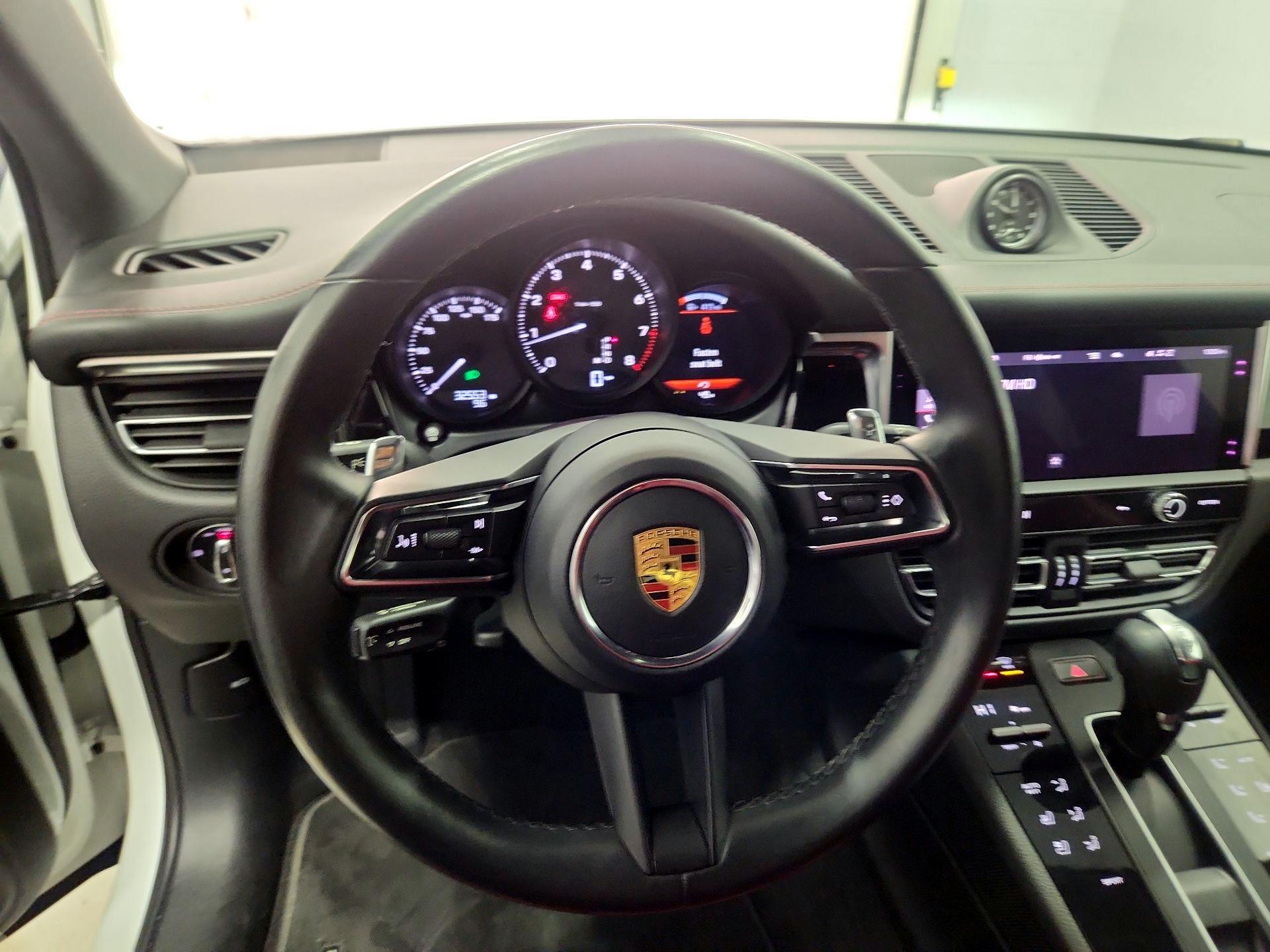 Thumbnail: 2022 Porsche Macan - 10