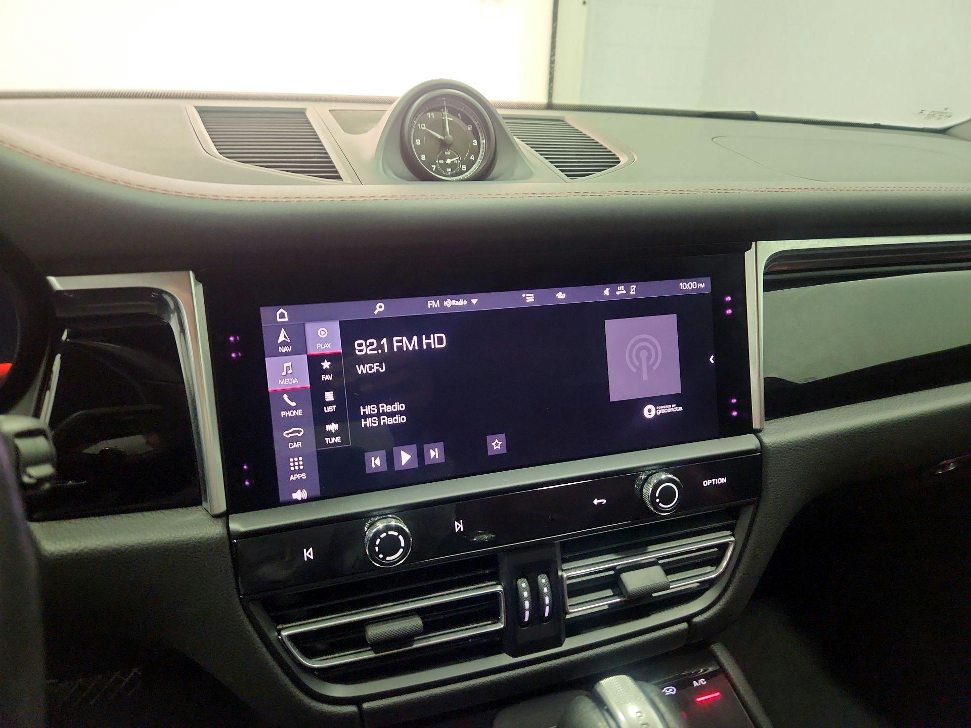 Thumbnail: 2022 Porsche Macan - 15