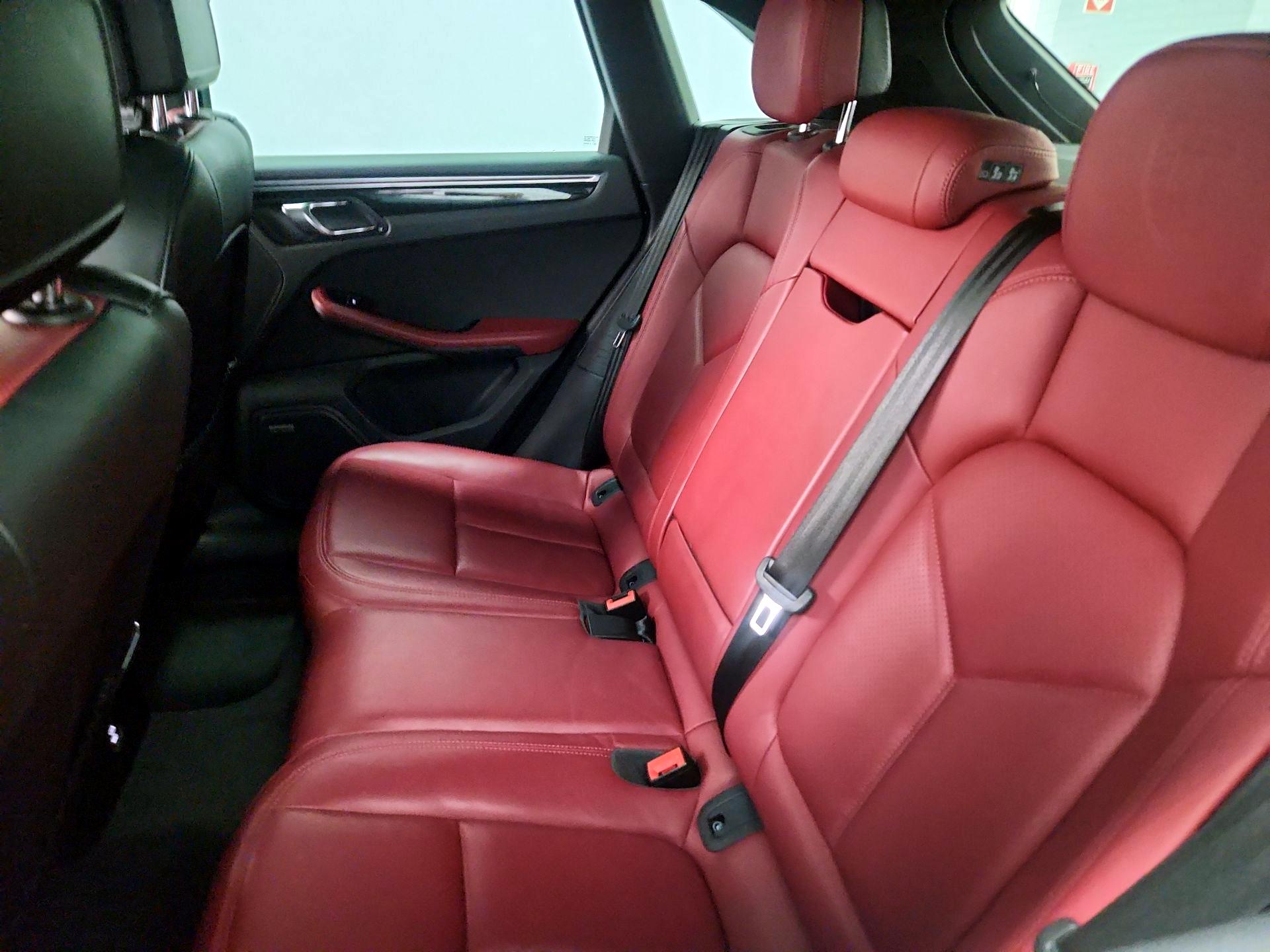 Thumbnail: 2022 Porsche Macan - 18