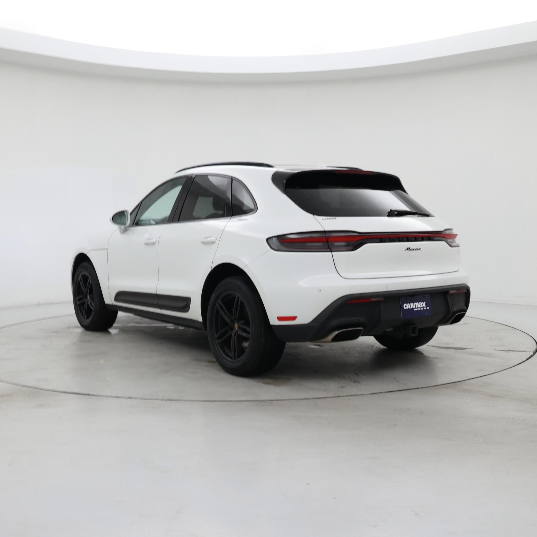 Thumbnail: 2022 Porsche Macan - 2