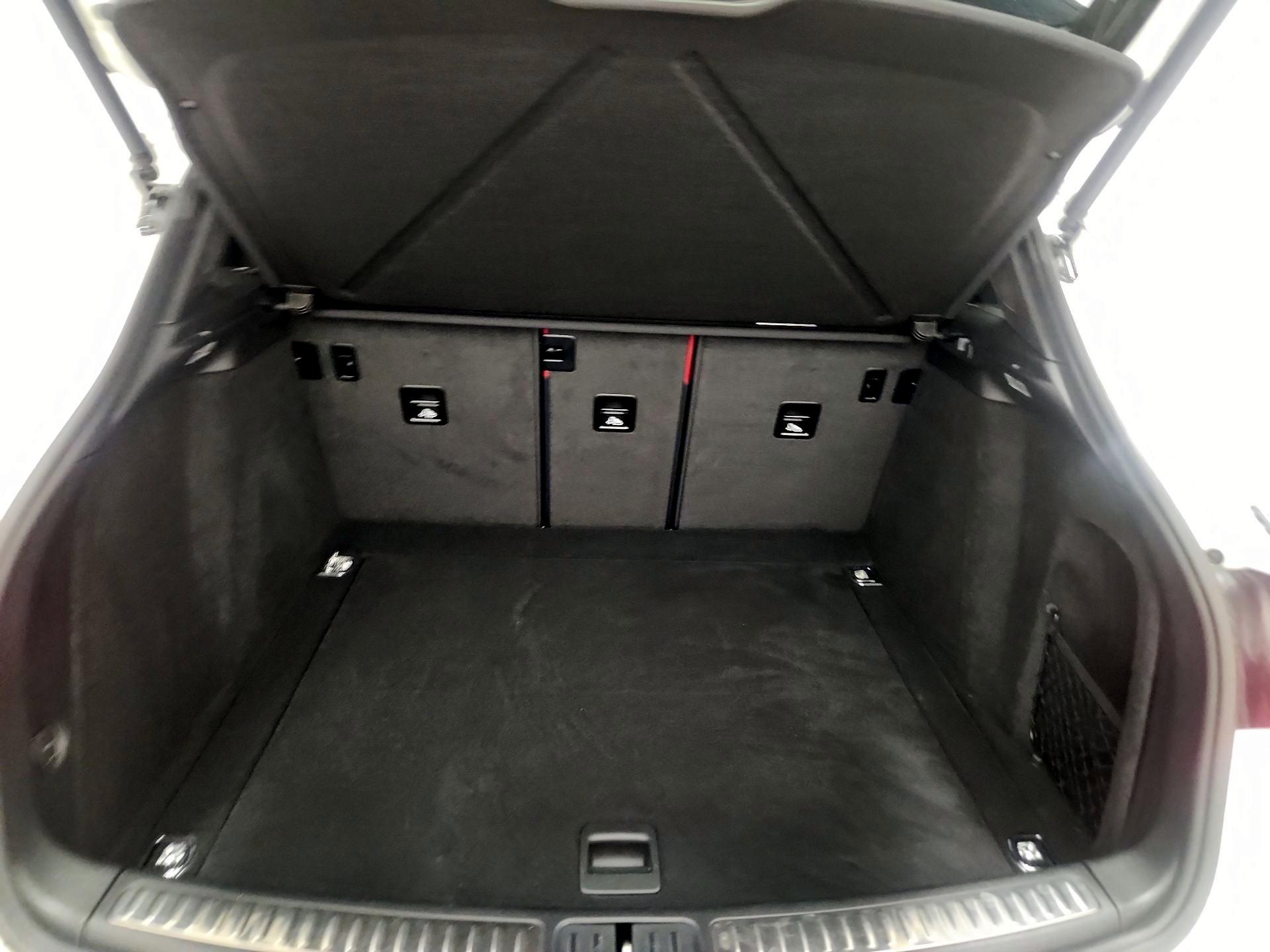 Thumbnail: 2022 Porsche Macan - 19