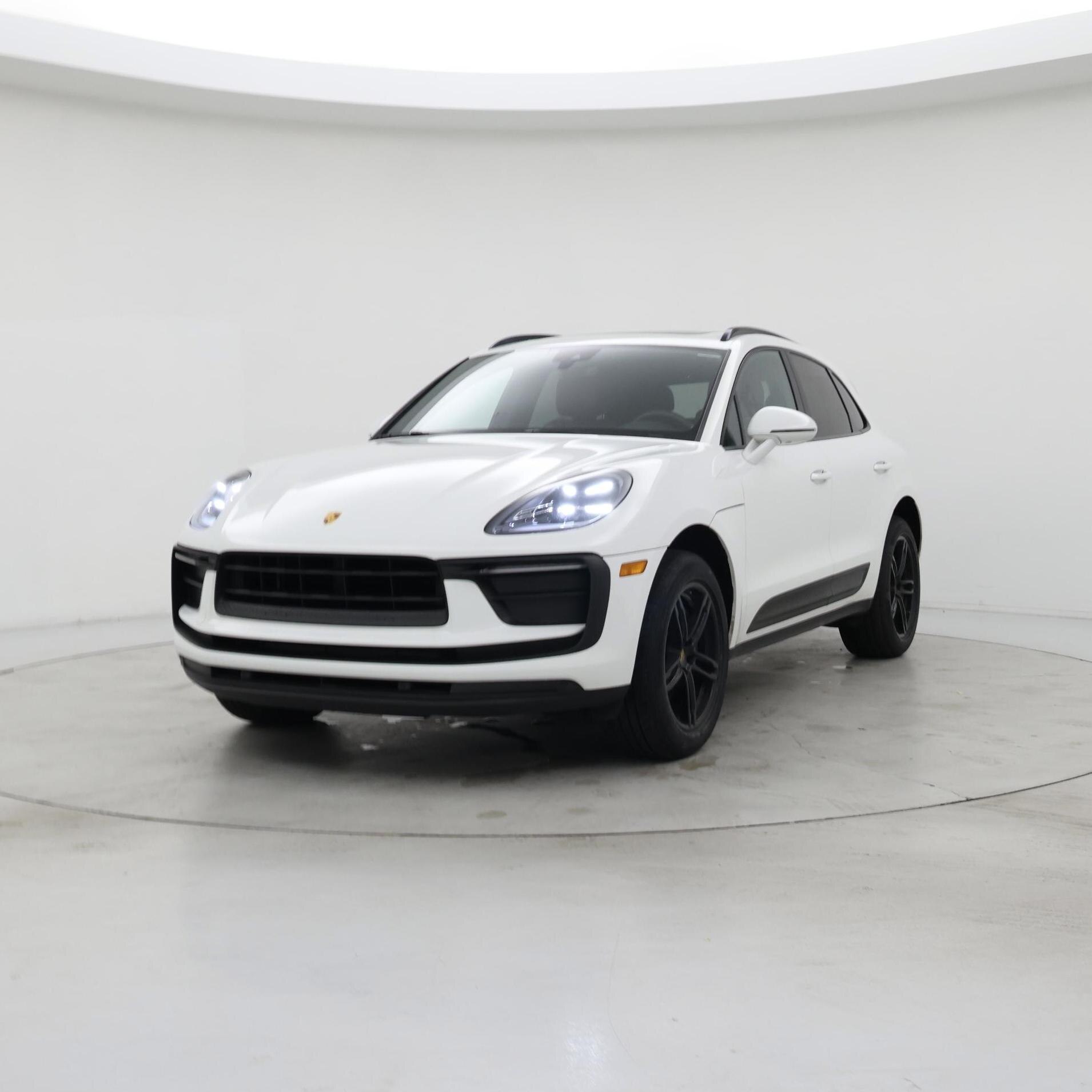 Thumbnail: 2022 Porsche Macan - 4