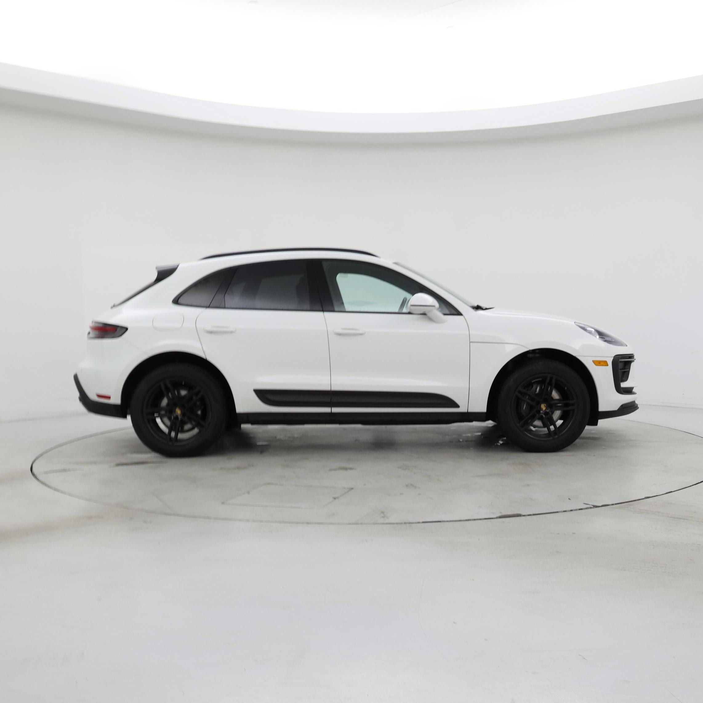 Thumbnail: 2022 Porsche Macan - 7