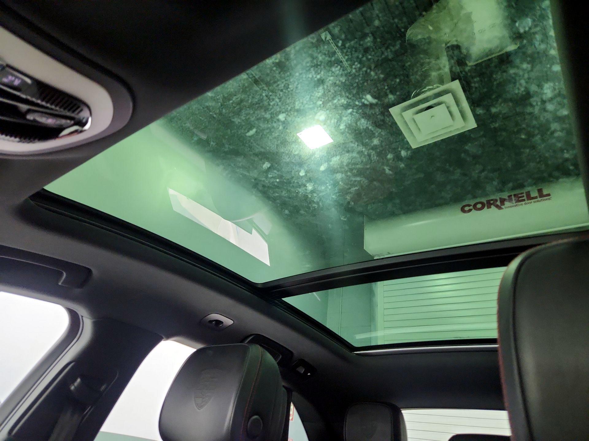 Thumbnail: 2021 Porsche Macan - 20