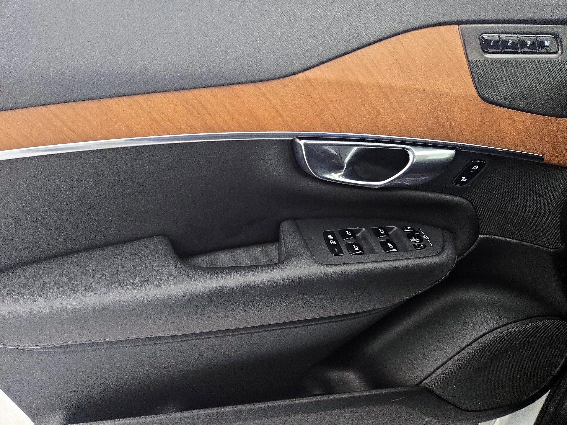 Thumbnail: 2023 Volvo XC90 - 12