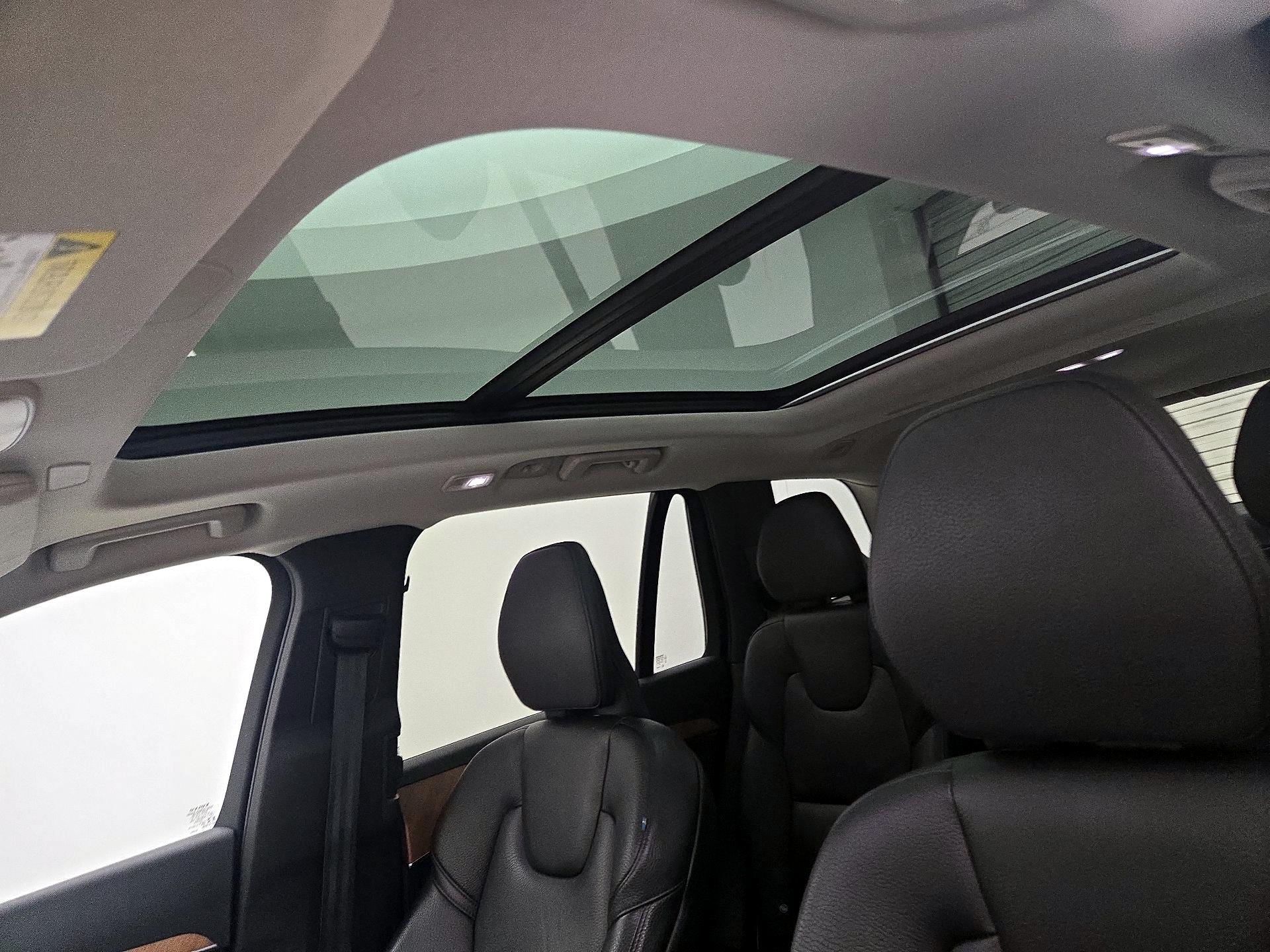 Thumbnail: 2023 Volvo XC90 - 18