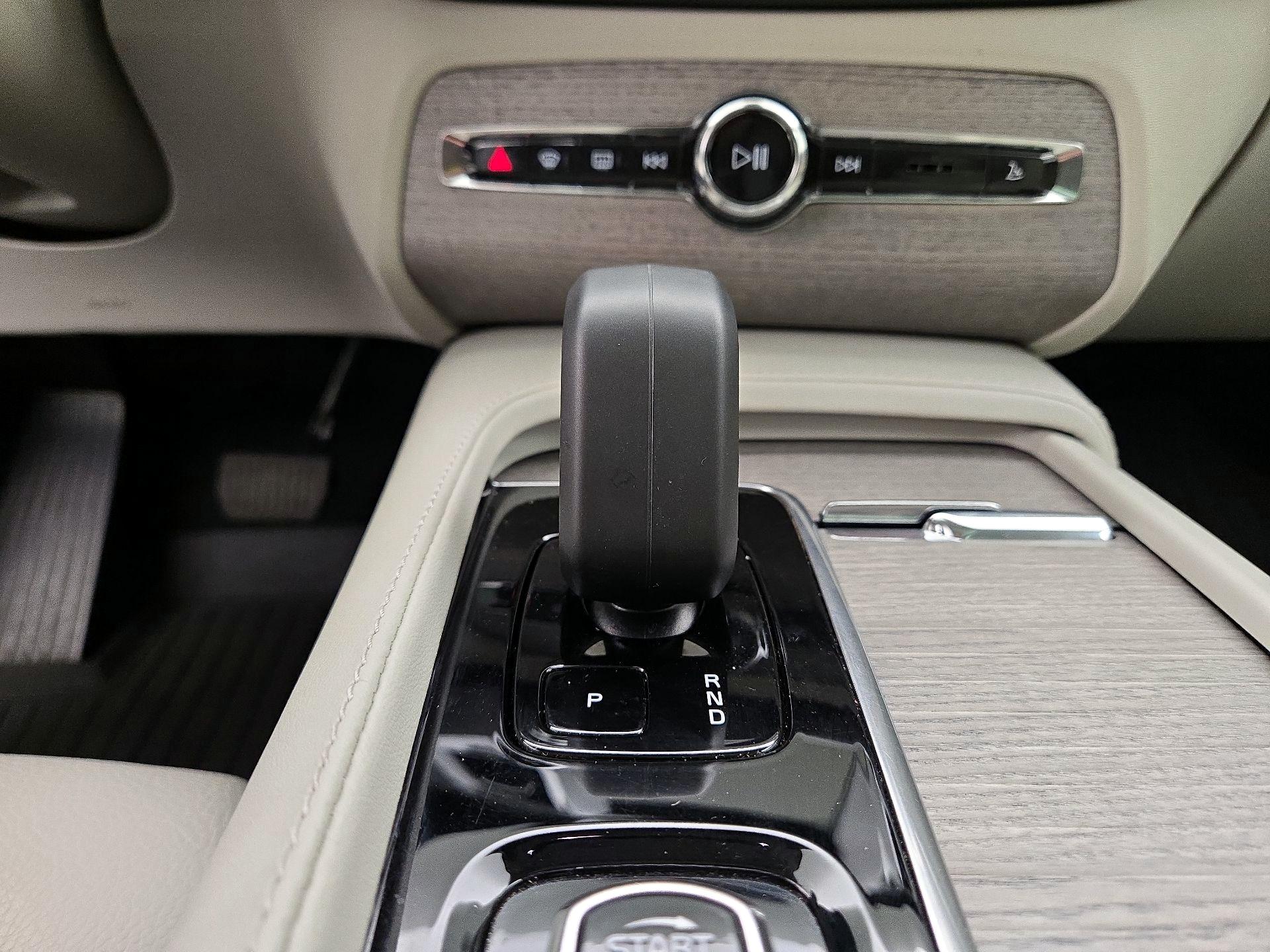 Thumbnail: 2024 Volvo XC90 - 17