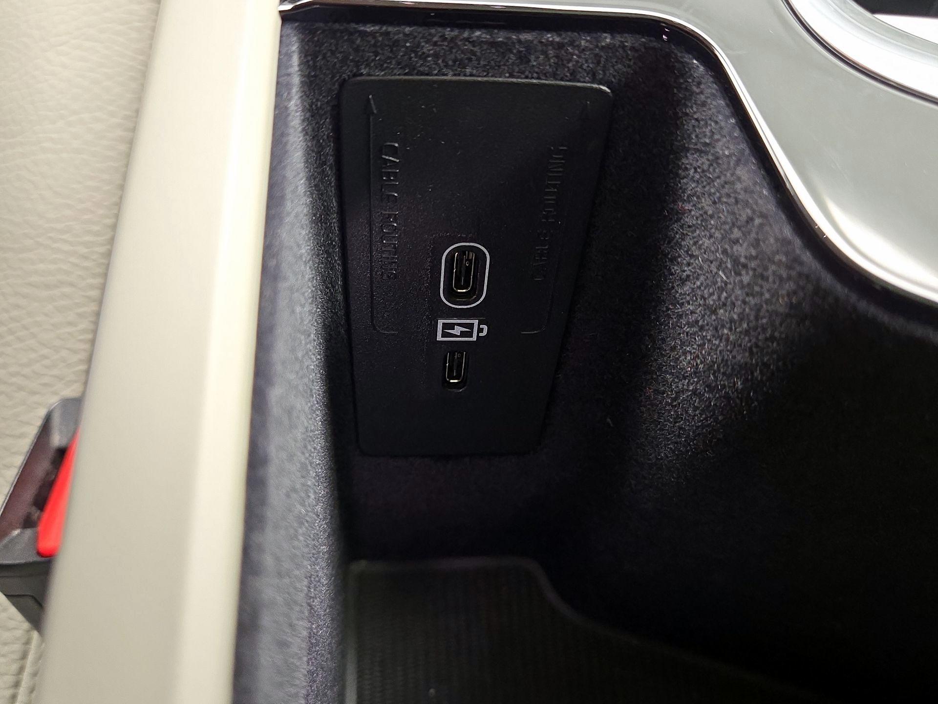 Thumbnail: 2024 Volvo XC90 - 18