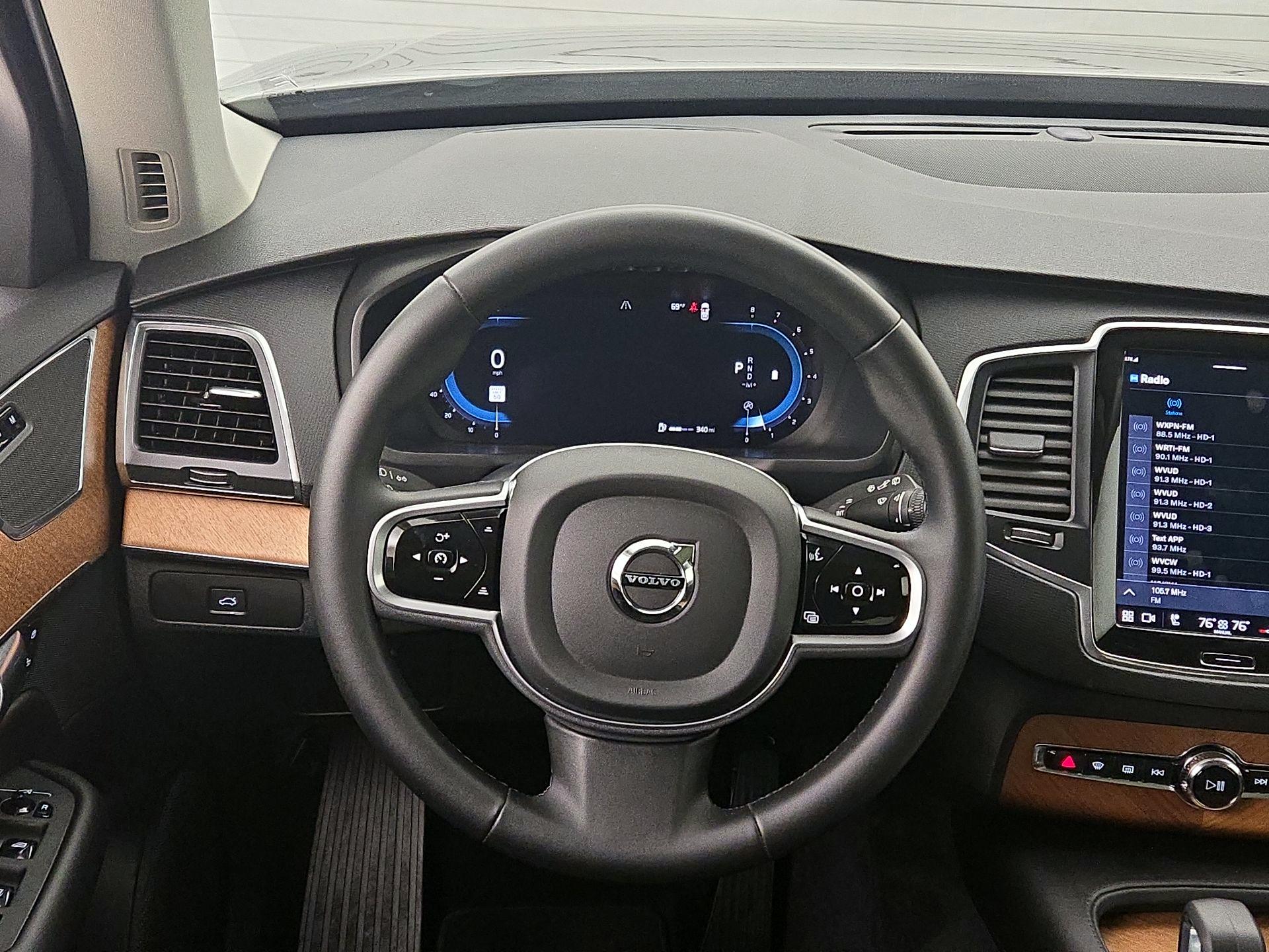 Thumbnail: 2023 Volvo XC90 - 10