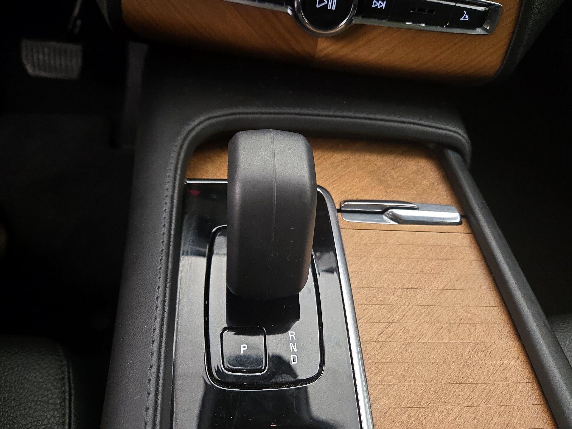 Thumbnail: 2023 Volvo XC90 - 16