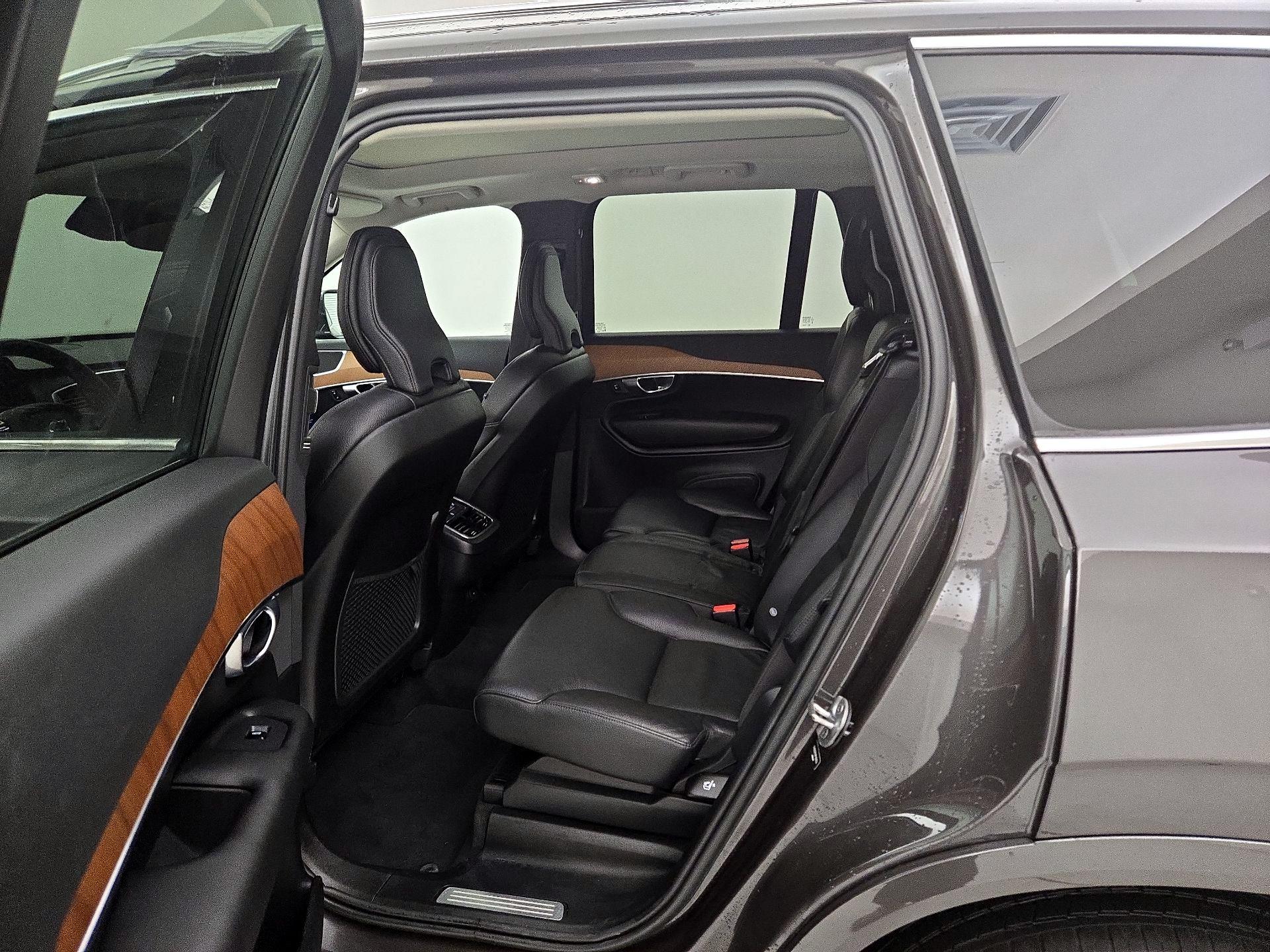 Thumbnail: 2023 Volvo XC90 - 17