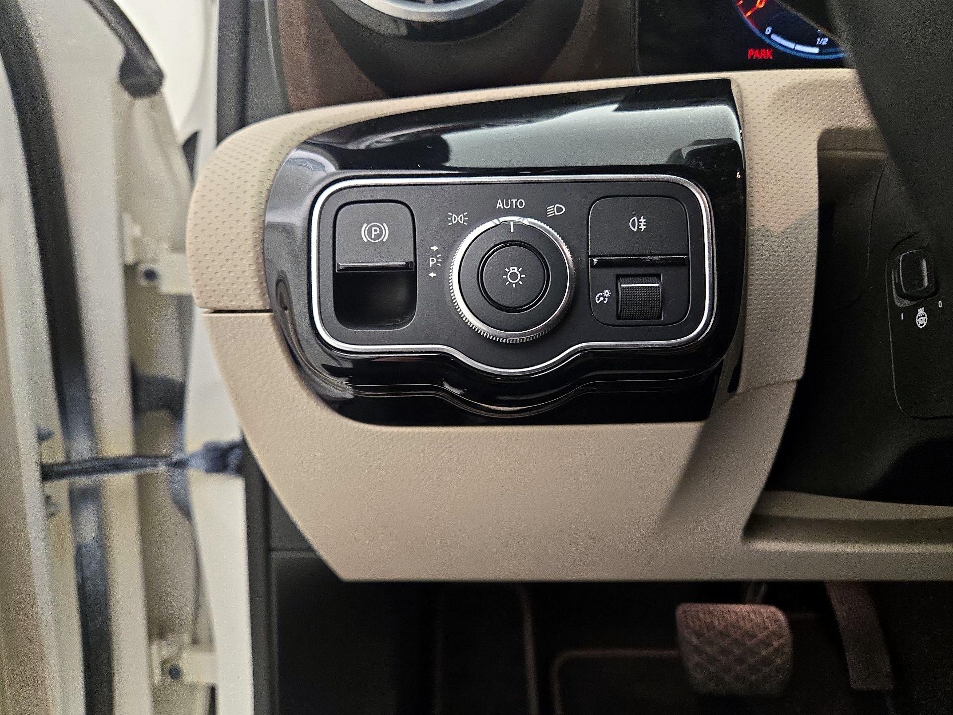 Thumbnail: 2022 Mercedes-Benz A-Class - 13