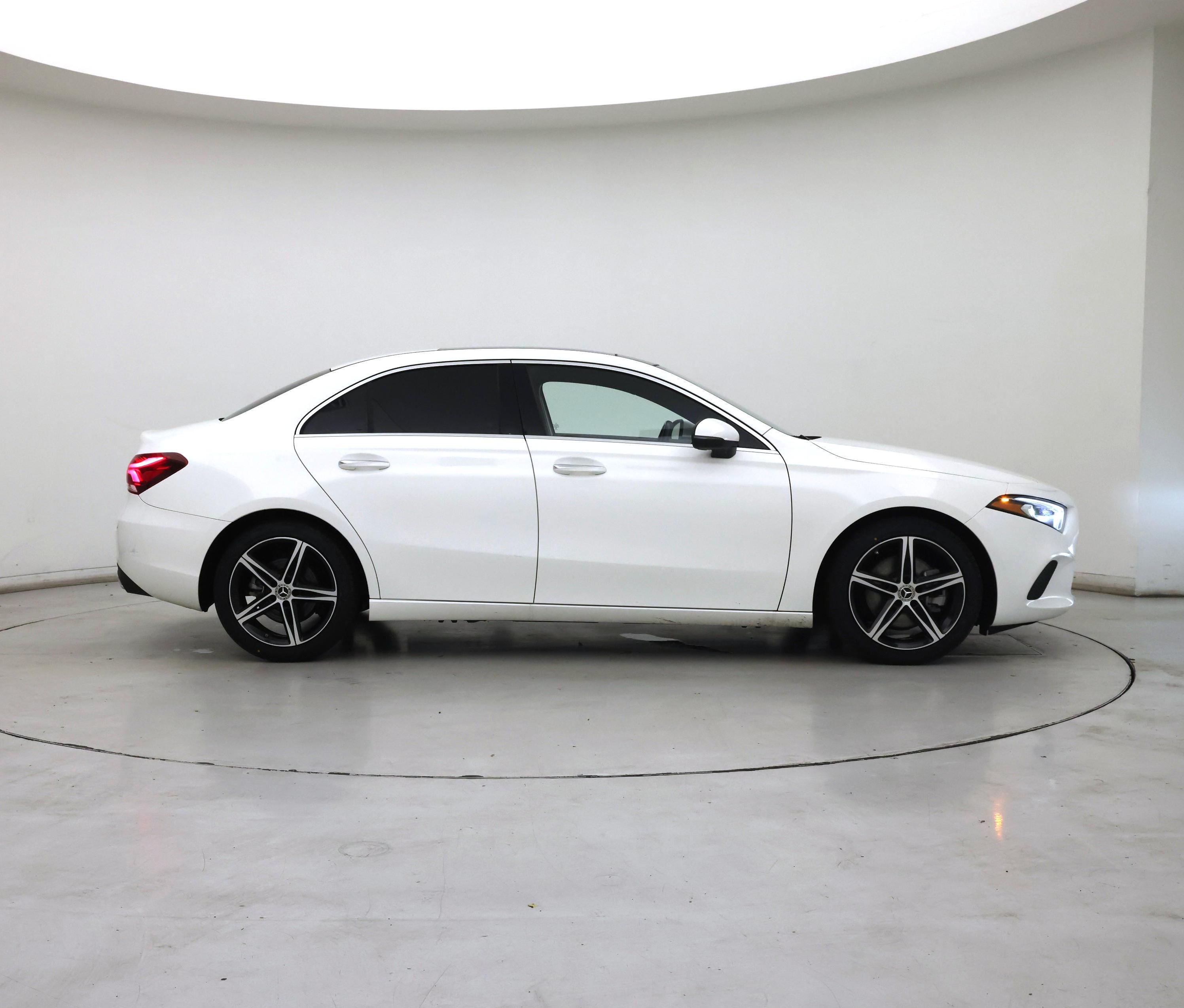 Thumbnail: 2022 Mercedes-Benz A-Class - 7